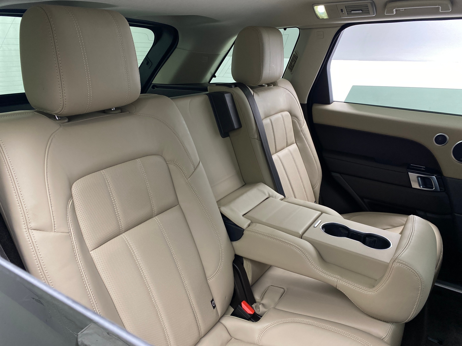 Thumbnail: 2022 Land Rover Range Rover Sport - 5