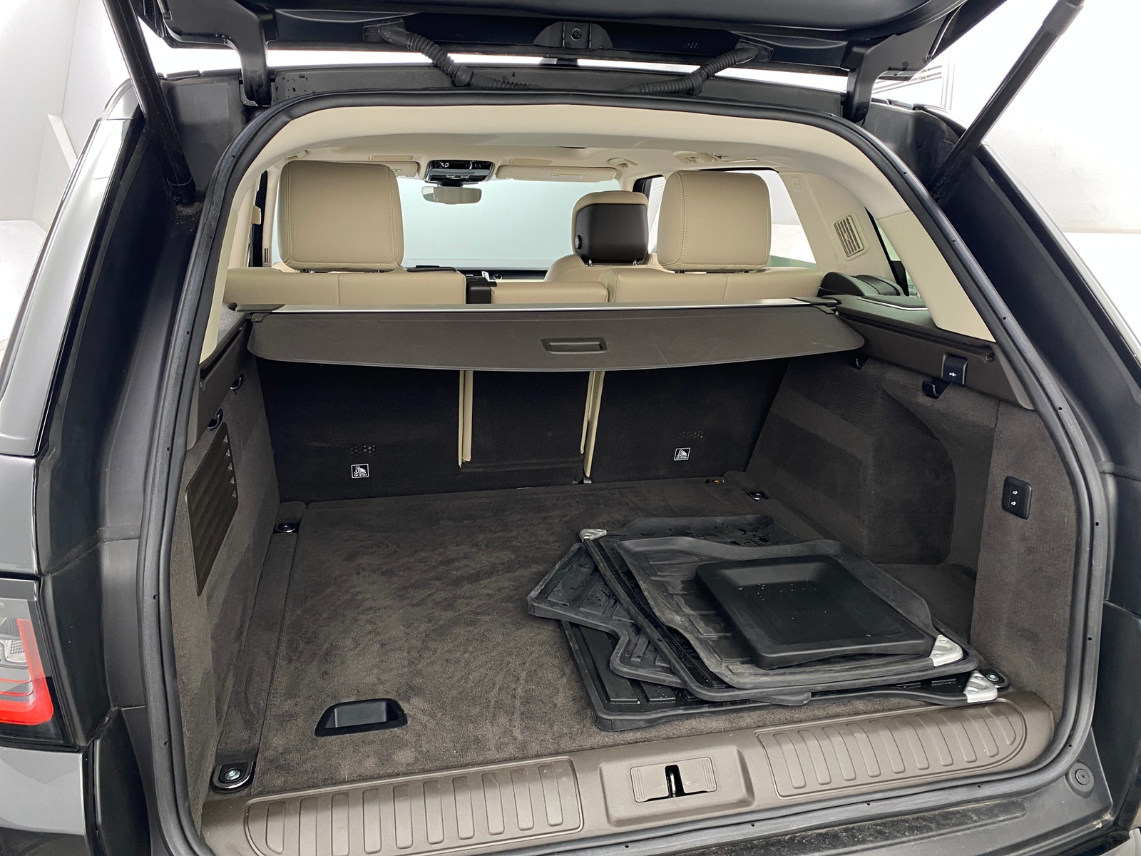 Thumbnail: 2022 Land Rover Range Rover Sport - 6