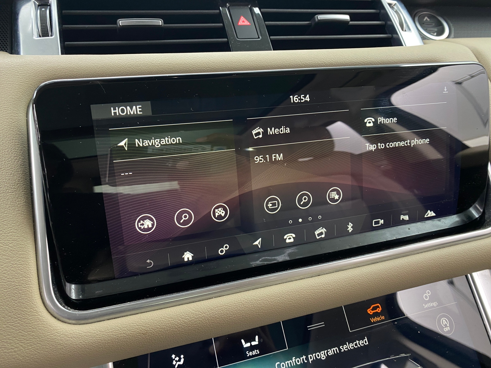 Thumbnail: 2022 Land Rover Range Rover Sport - 3