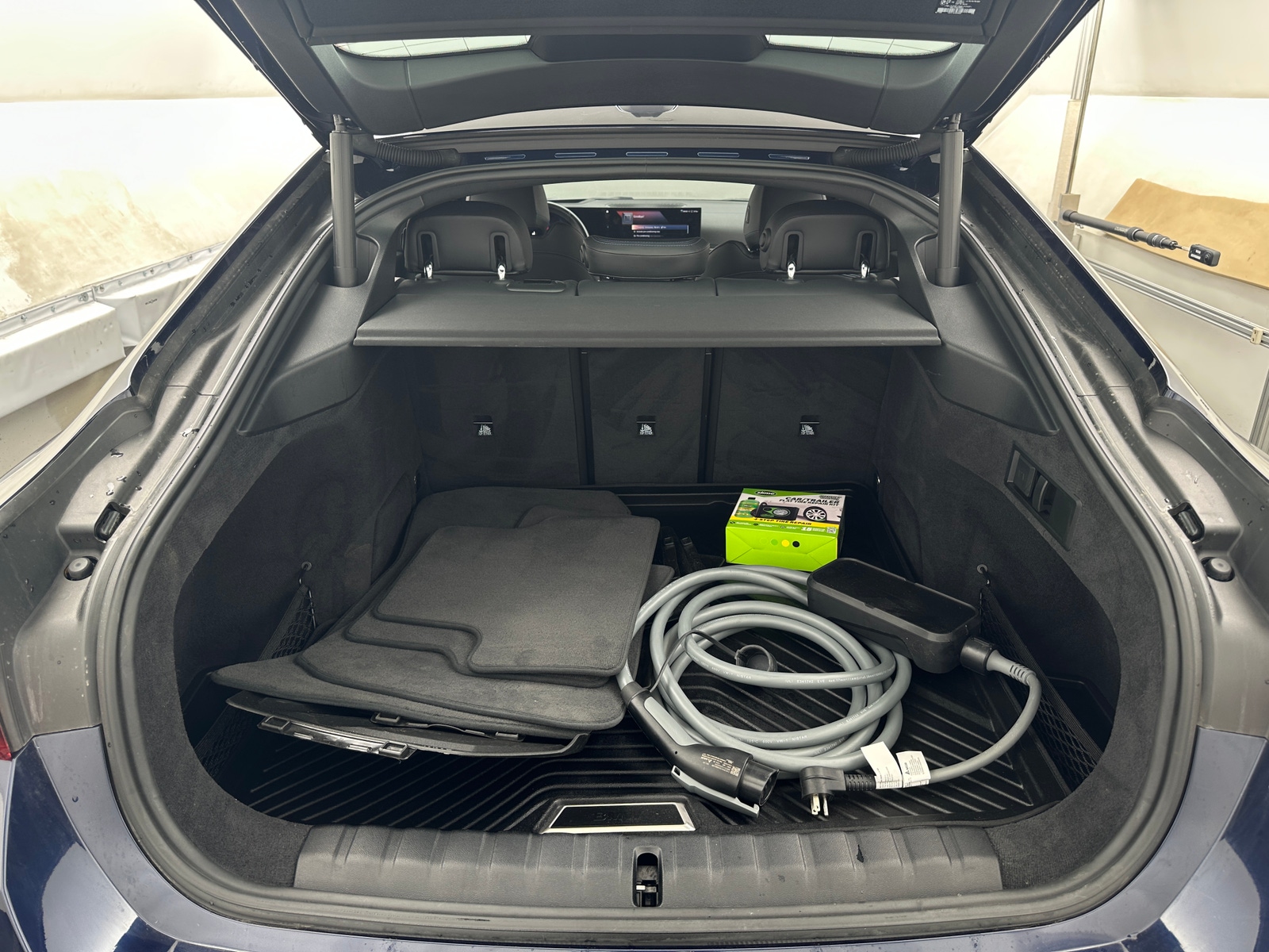 Thumbnail: 2023 BMW i4 - 4