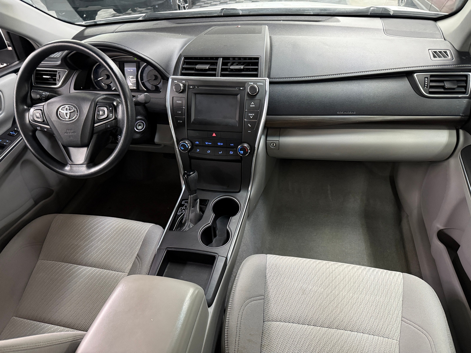 Thumbnail: 2017 Toyota Camry - 3