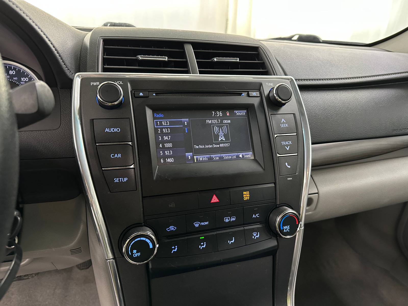 Thumbnail: 2017 Toyota Camry - 4