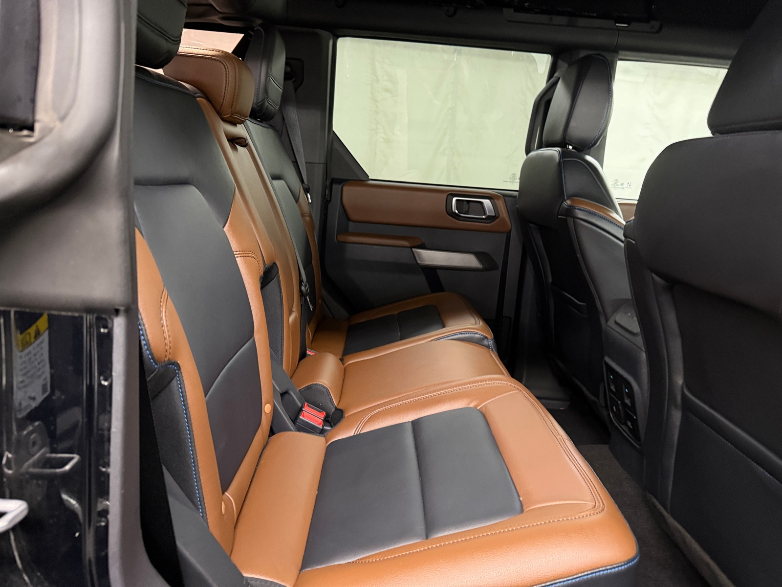 Thumbnail: 2022 Ford Bronco - 6