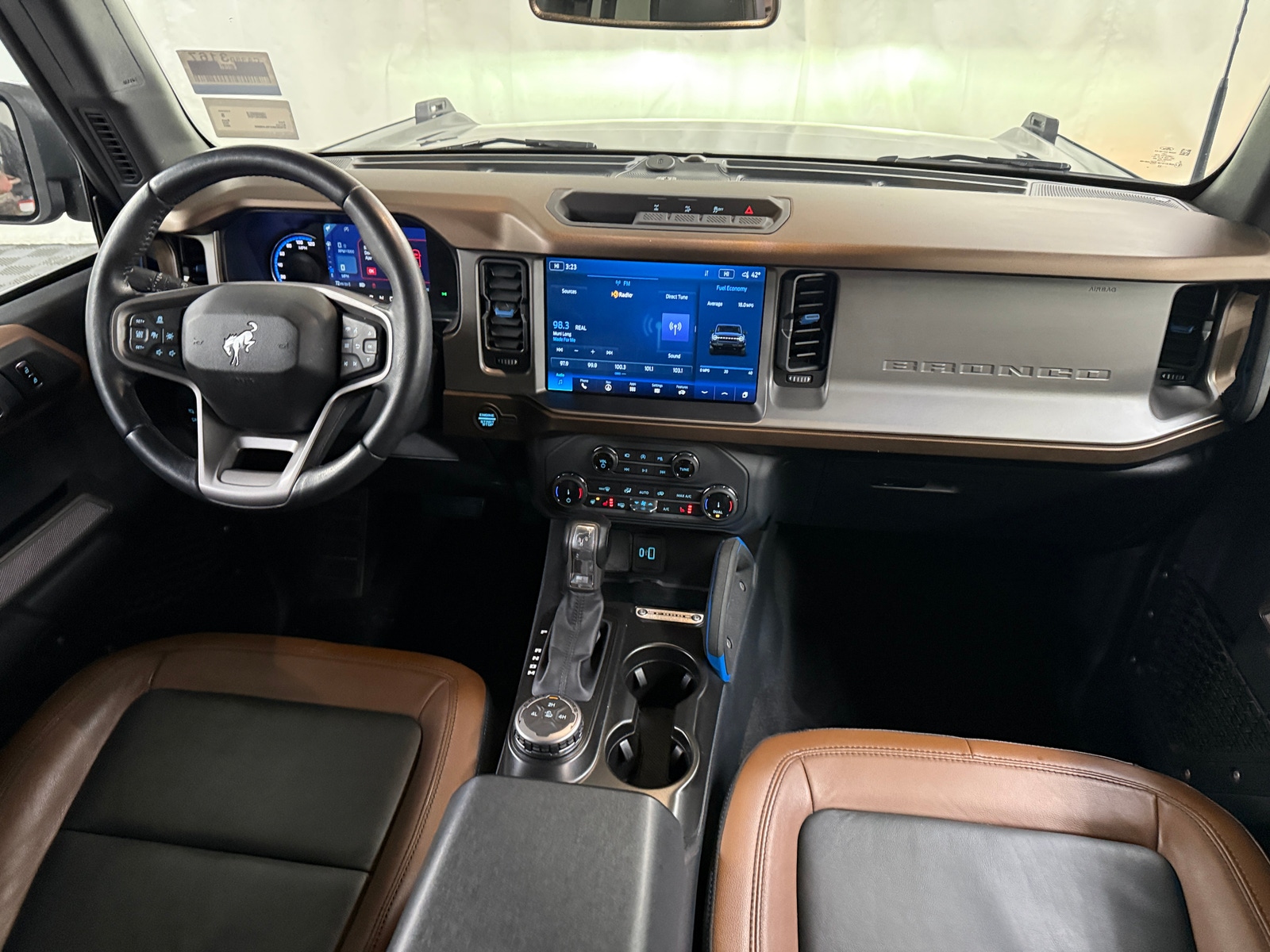 Thumbnail: 2022 Ford Bronco - 3