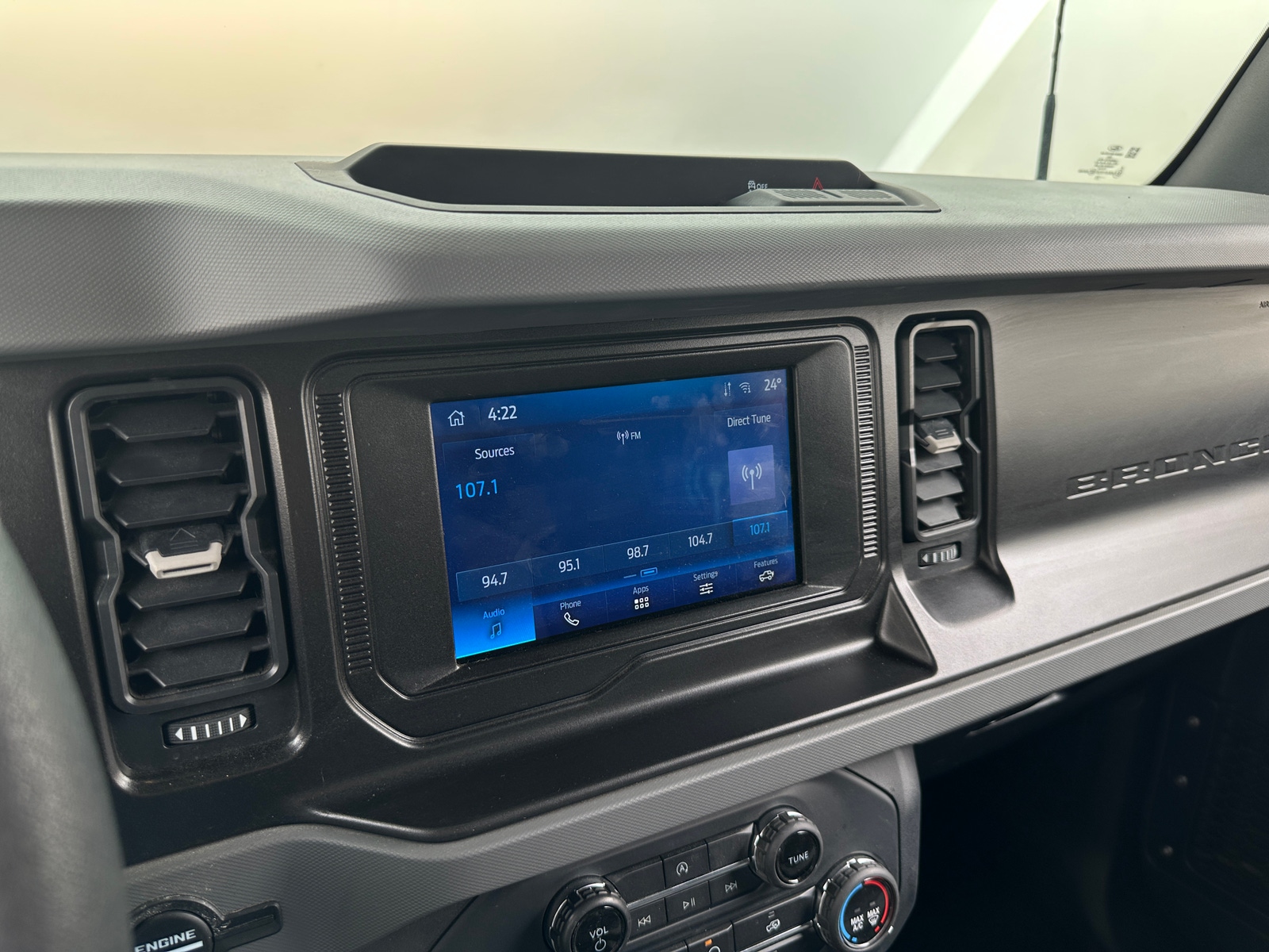 Thumbnail: 2022 Ford Bronco - 3