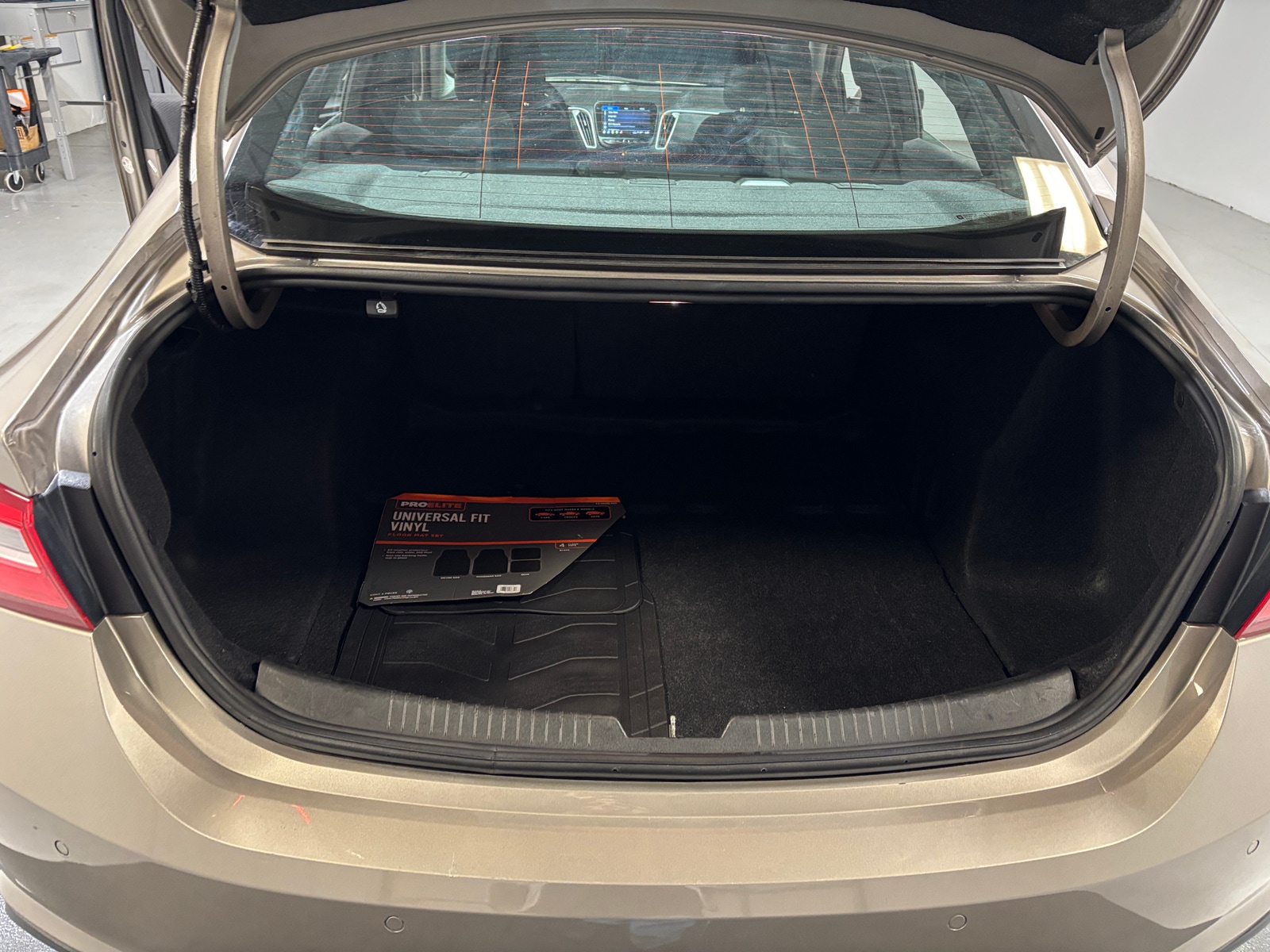 Thumbnail: 2024 Chevrolet Malibu - 7