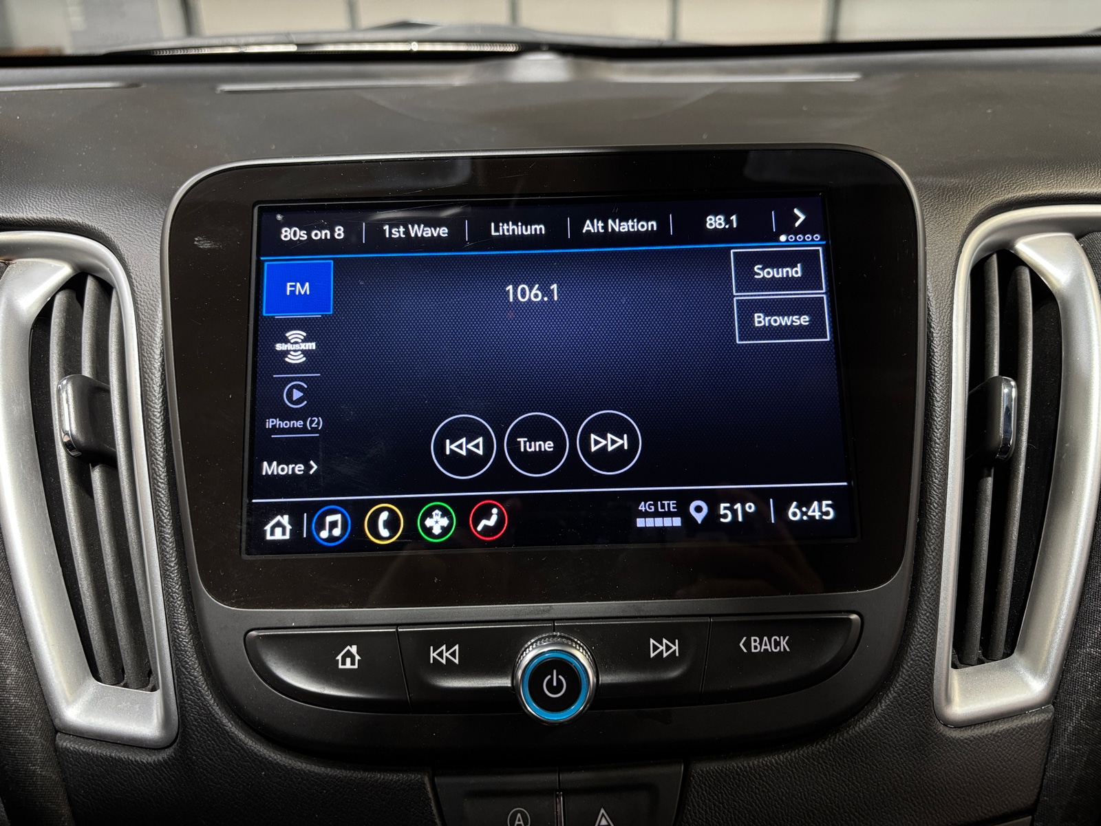 Thumbnail: 2024 Chevrolet Malibu - 4