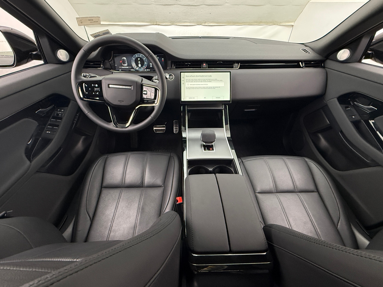 Thumbnail: 2025 Land Rover Range Rover Evoque - 2