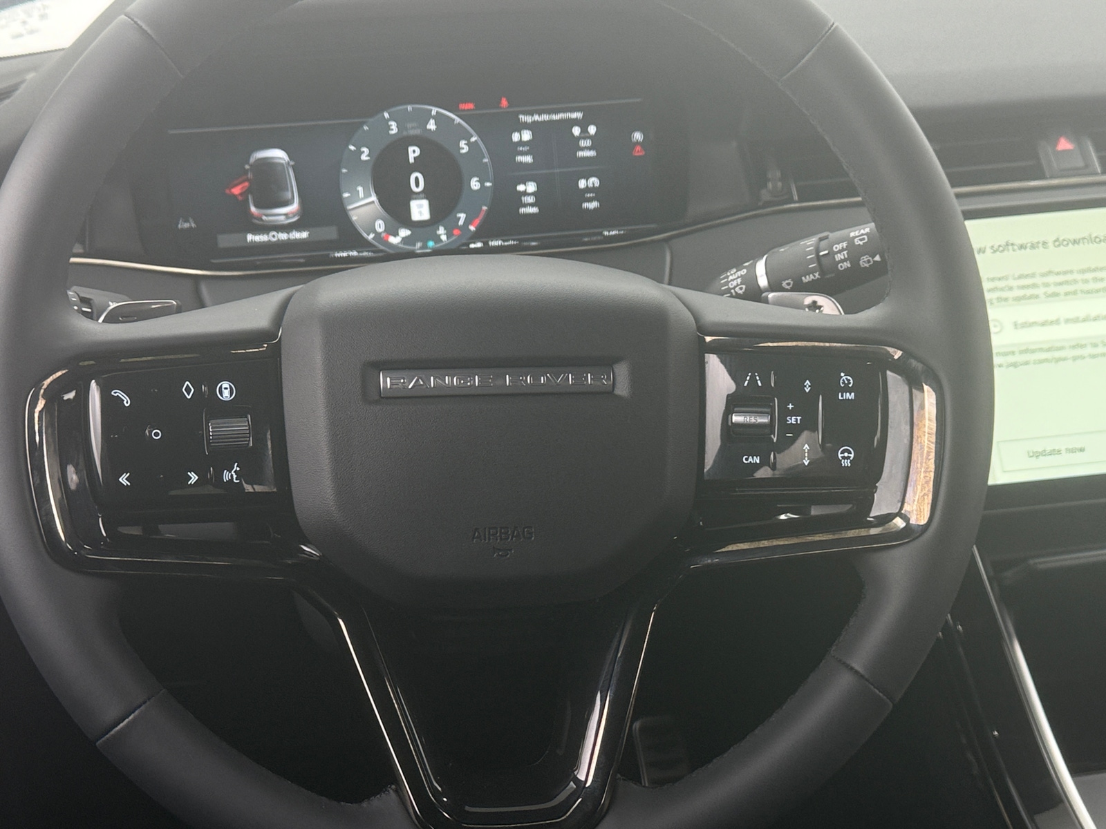 Thumbnail: 2025 Land Rover Range Rover Evoque - 4