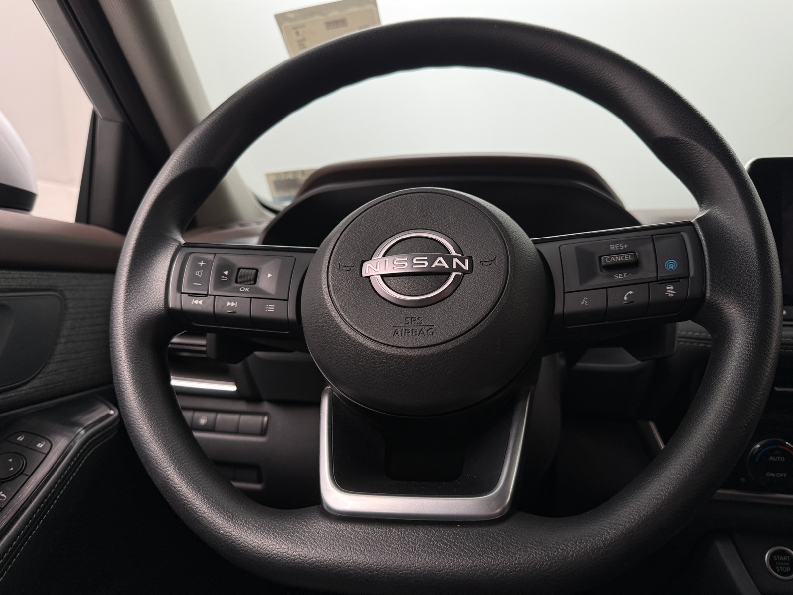 Thumbnail: 2022 Nissan Rogue - 5