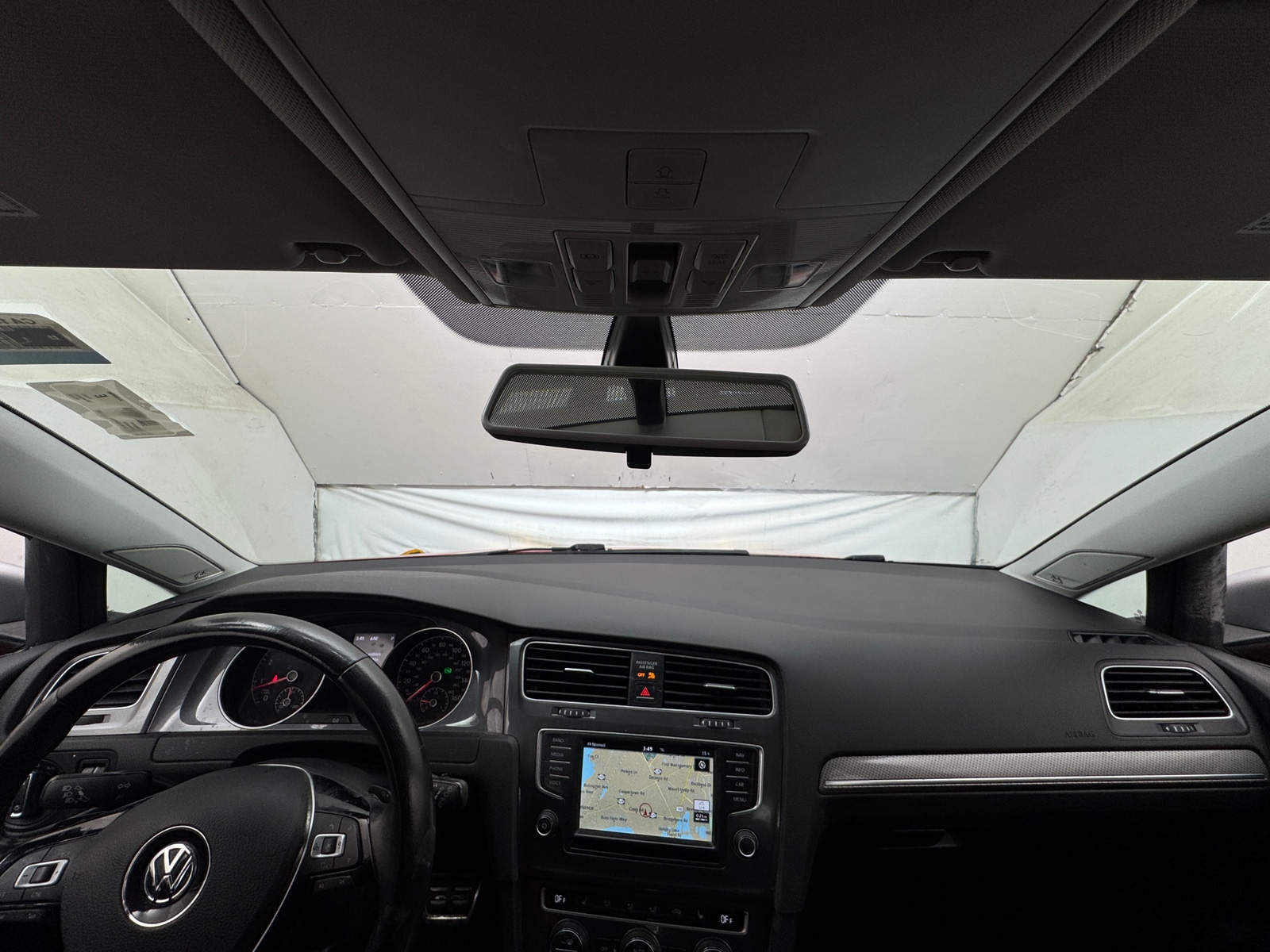 Thumbnail: 2017 Volkswagen Golf - 2