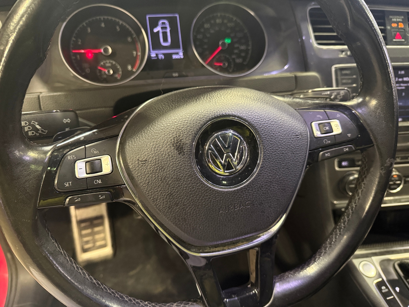 Thumbnail: 2017 Volkswagen Golf - 4