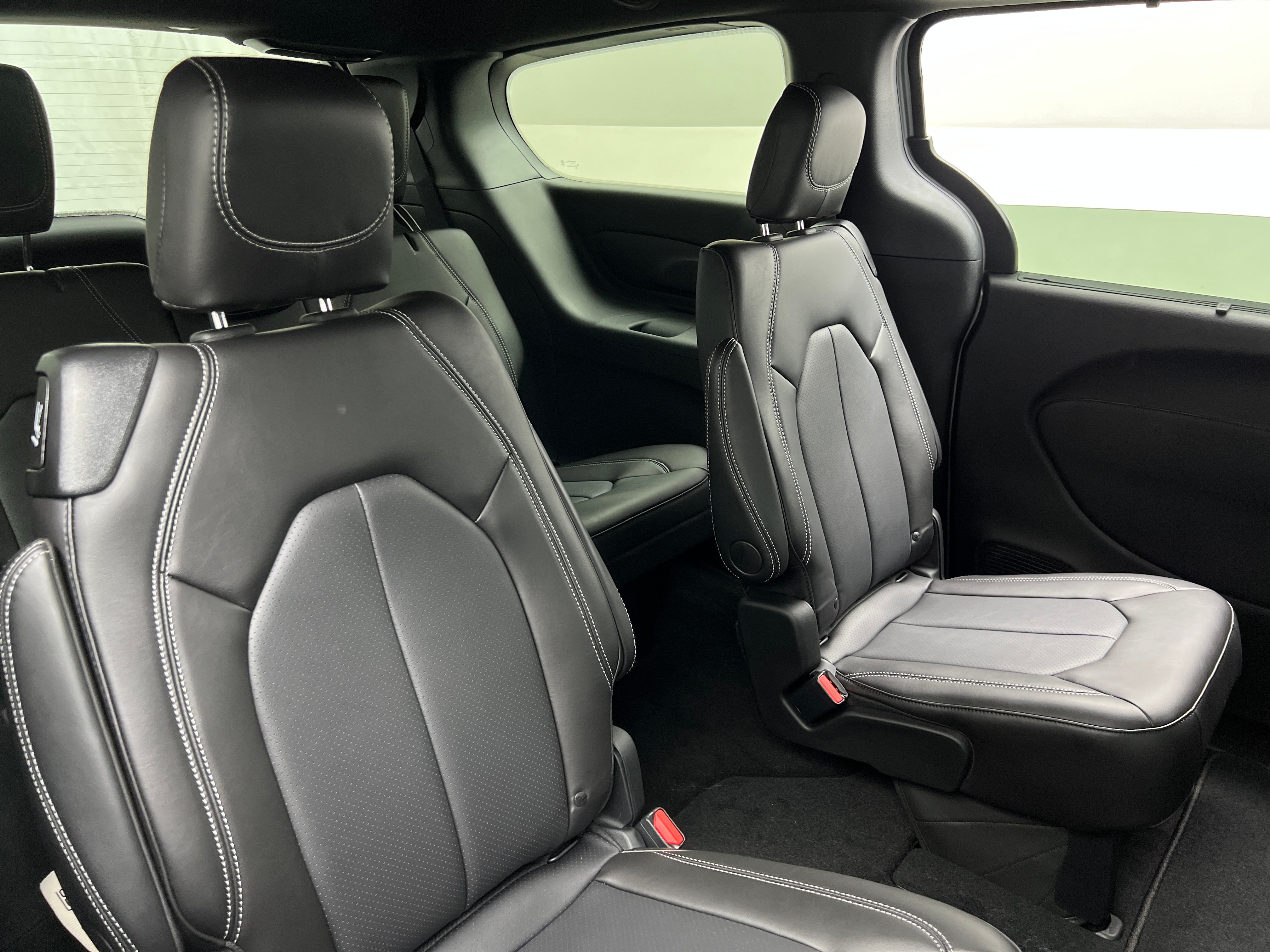 2026 Chrysler Pacifica Select AWD's photo