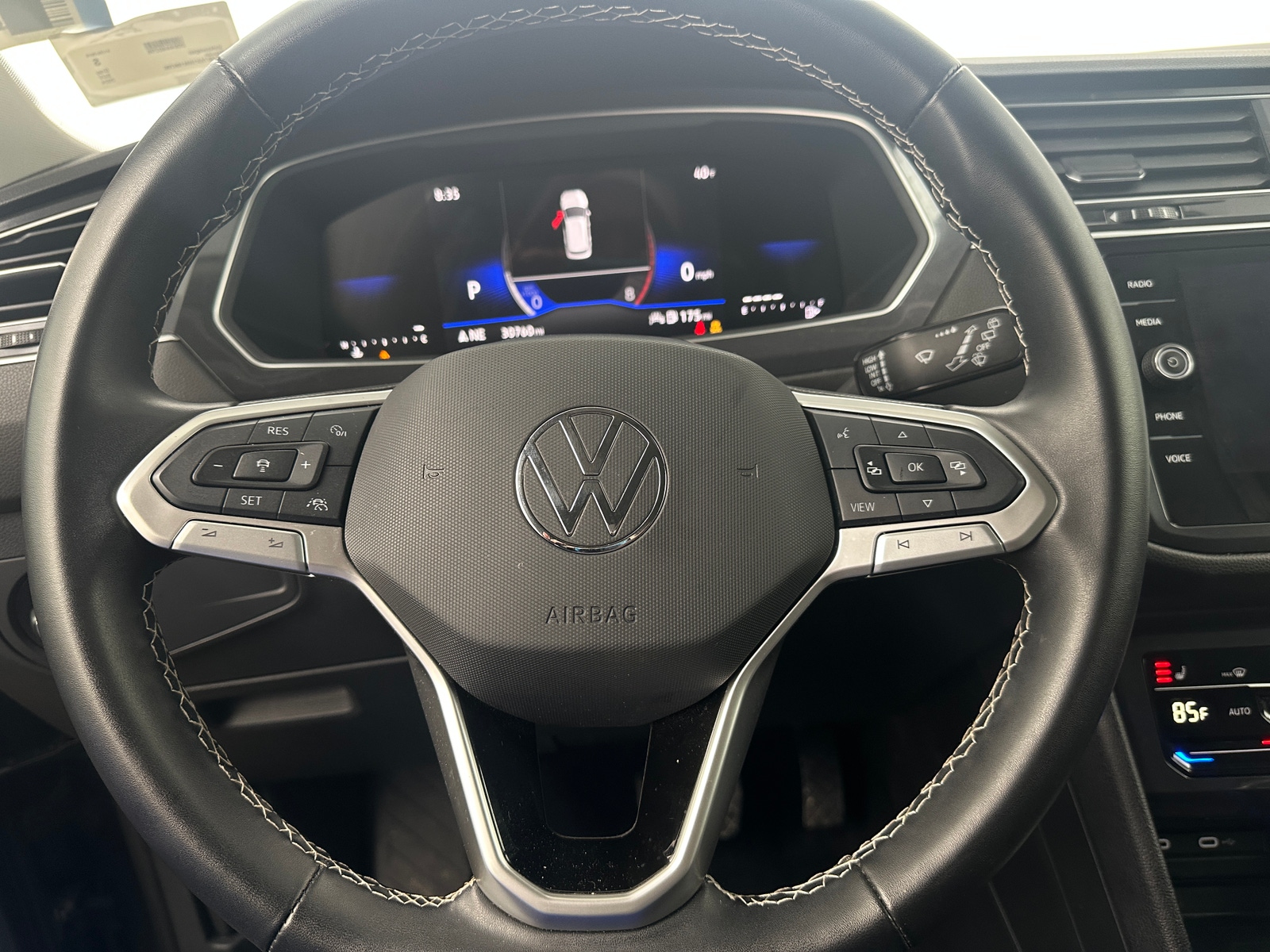 Thumbnail: 2024 Volkswagen Tiguan - 4