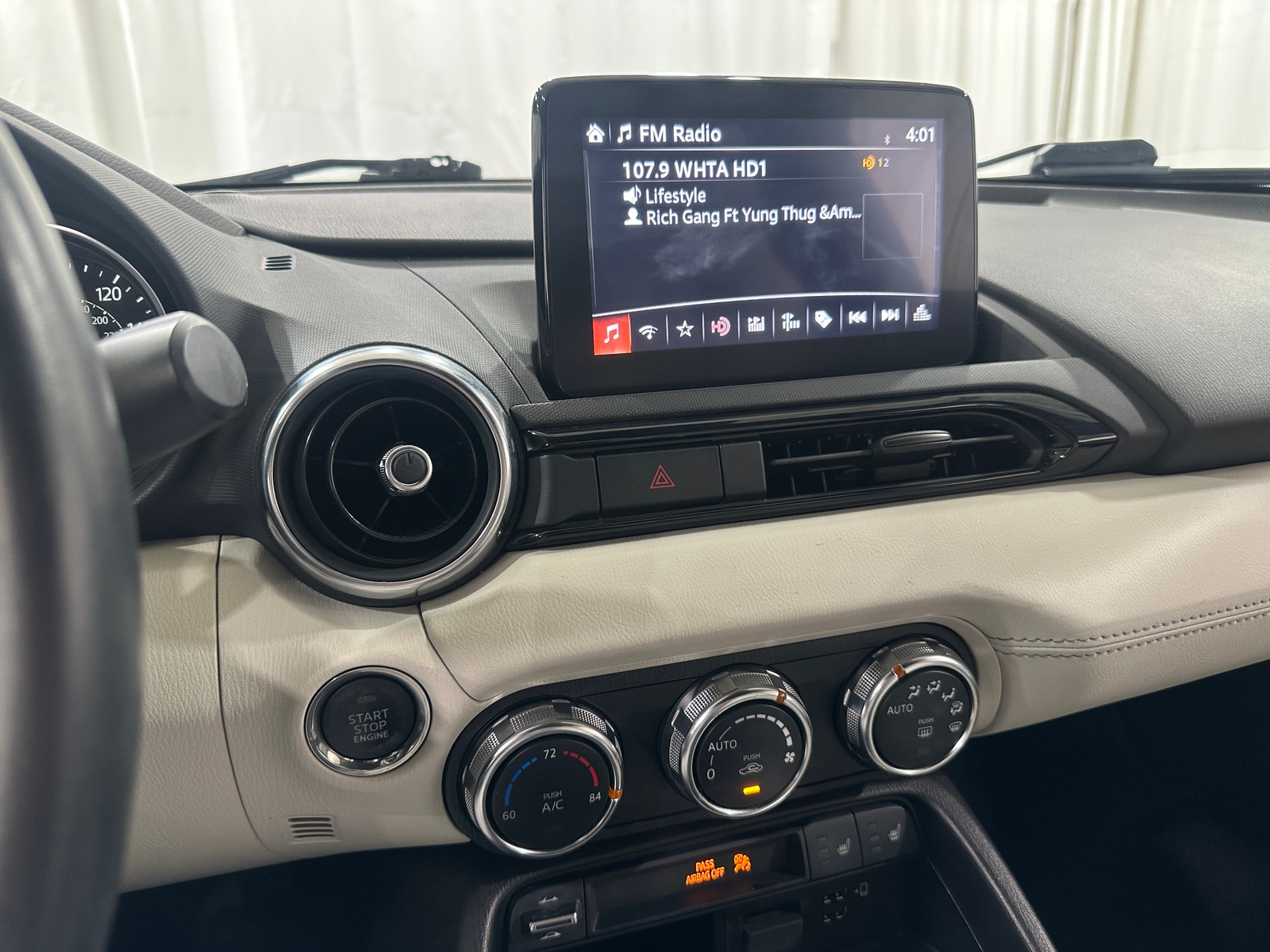 Thumbnail: 2021 Mazda MX-5 Miata - 3