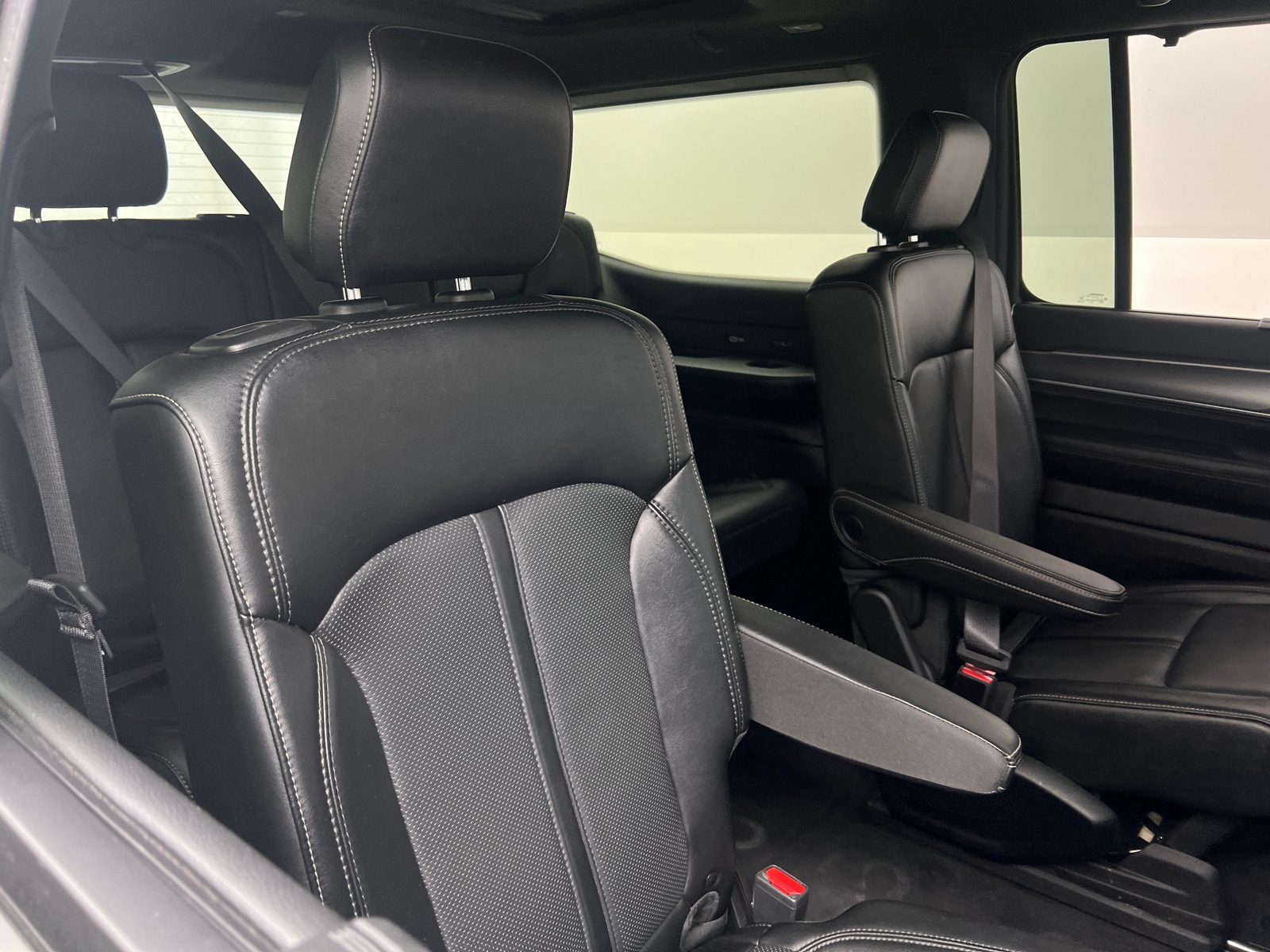 Thumbnail: 2024 Jeep Wagoneer - 5