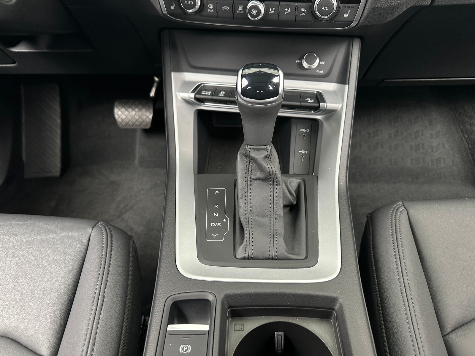 Thumbnail: 2025 Audi Q3 - 4