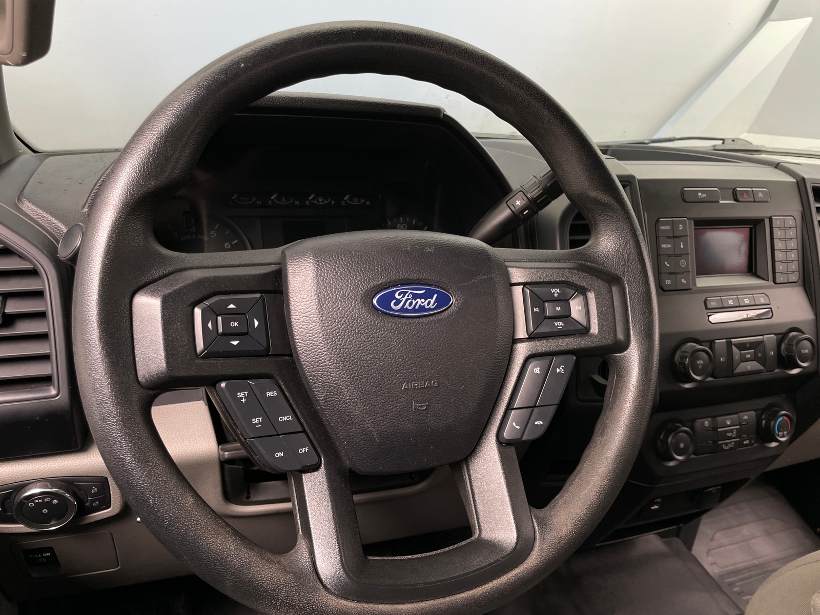 Thumbnail: 2019 Ford Econoline - 5