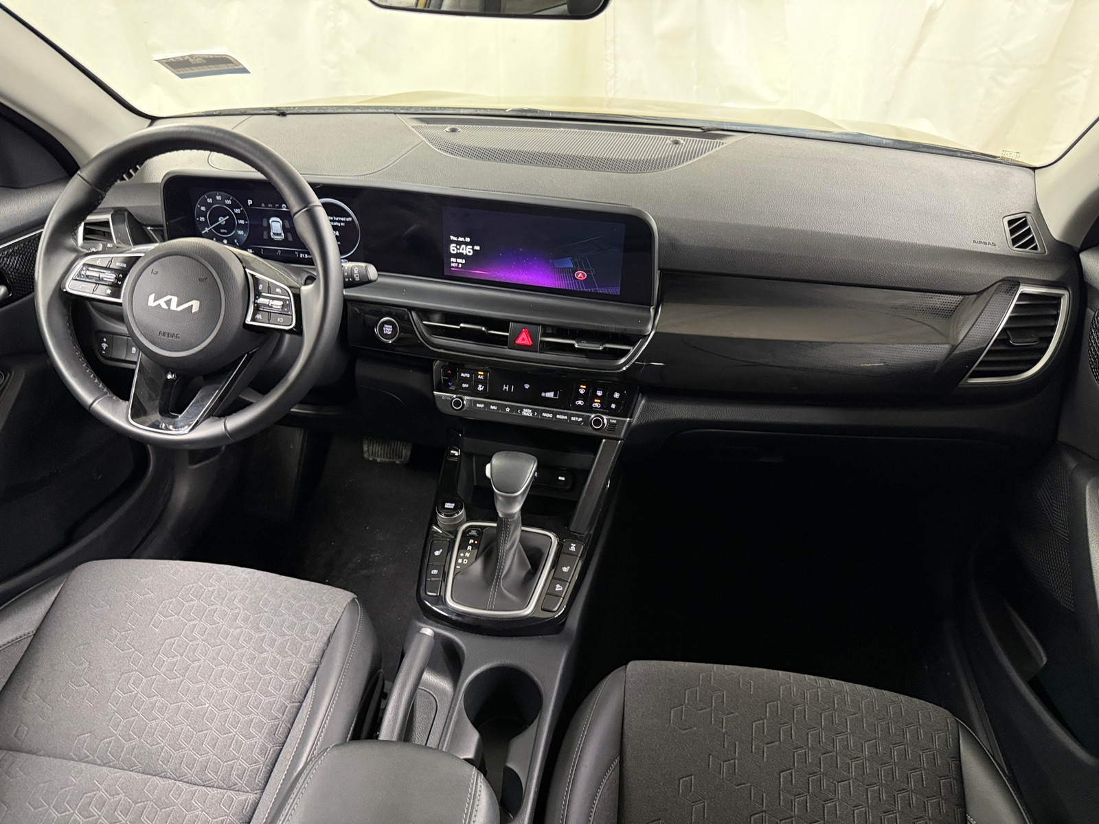 Thumbnail: 2024 Kia Seltos - 2