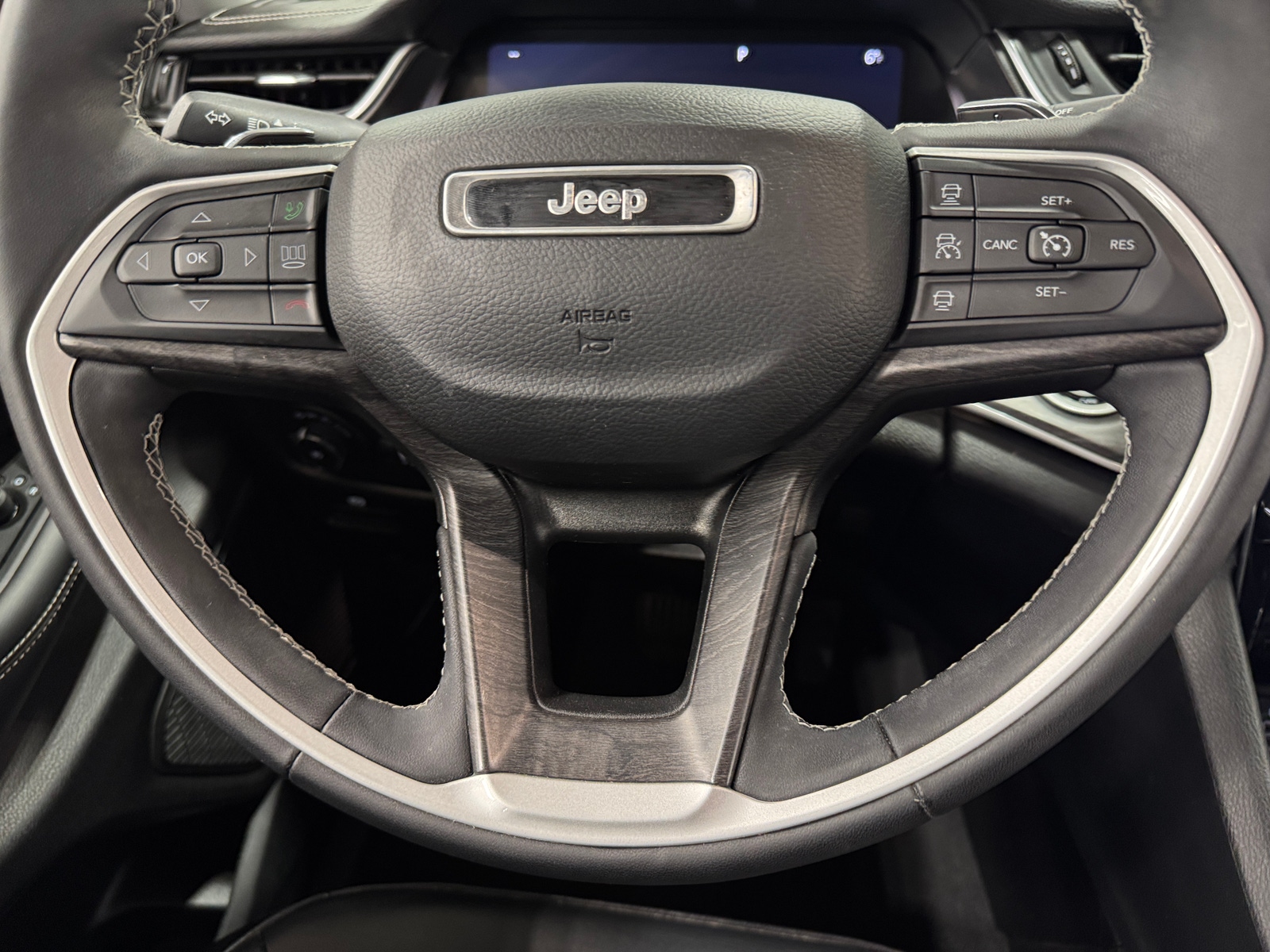 Thumbnail: 2023 Jeep Grand Cherokee - 4