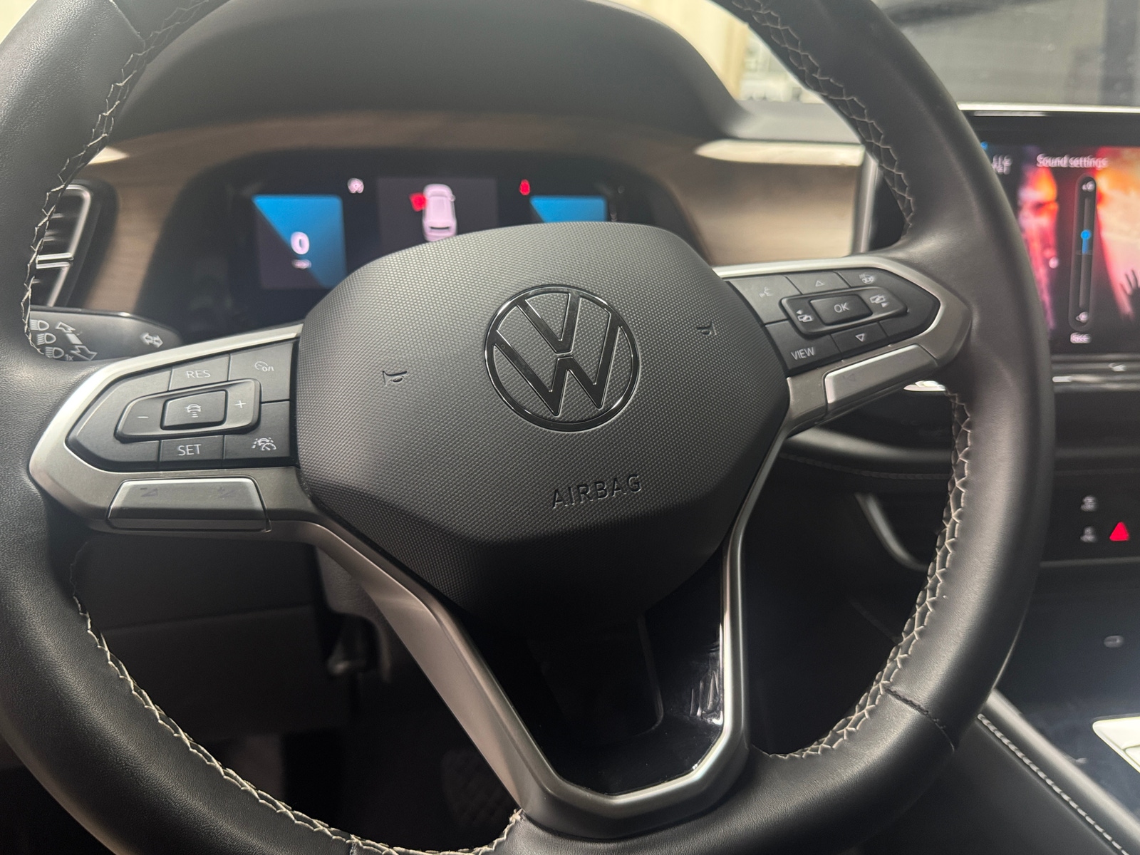 Thumbnail: 2024 Volkswagen Atlas - 4