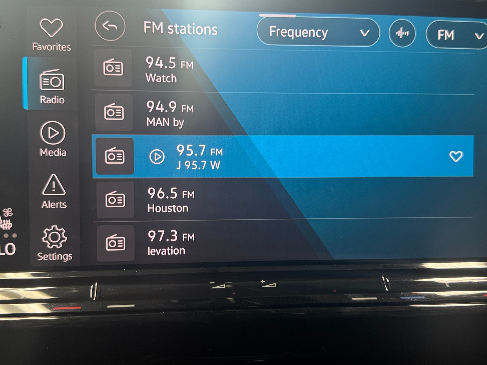 Thumbnail: 2024 Volkswagen Atlas - 3