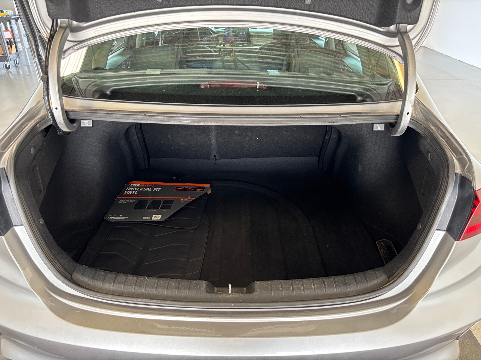 Thumbnail: 2024 Kia Forte - 7