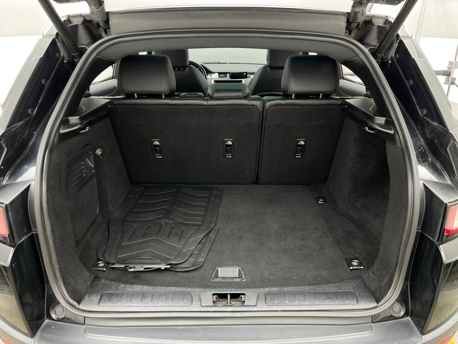 Thumbnail: 2017 Land Rover Range Rover Evoque - 6