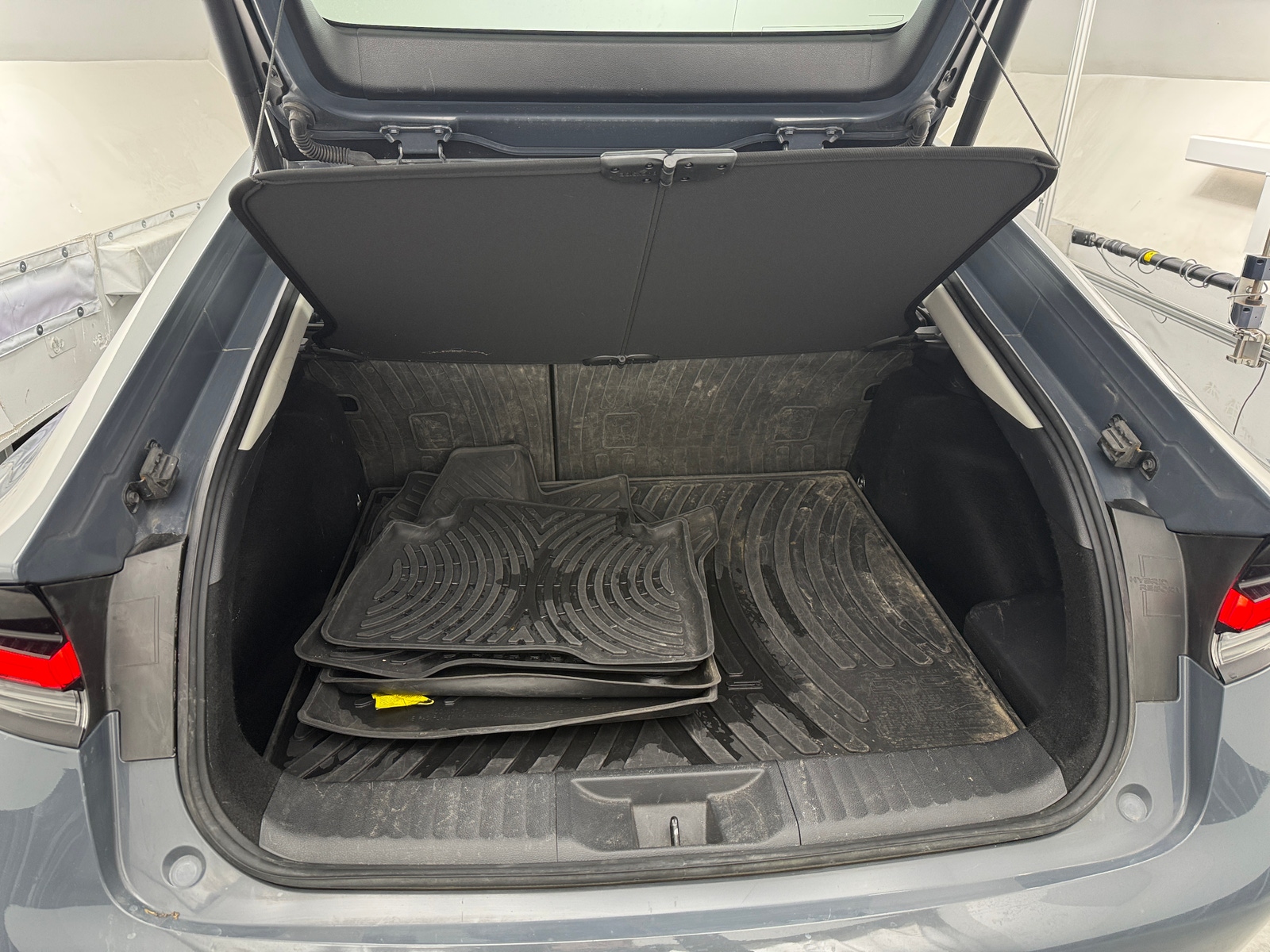 Thumbnail: 2023 Toyota Prius - 6