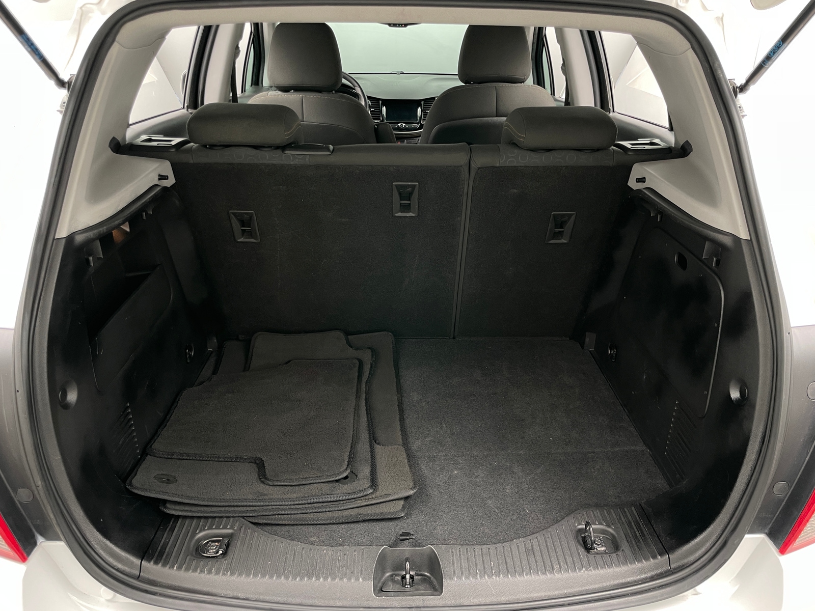 Thumbnail: 2018 Chevrolet Trax - 7