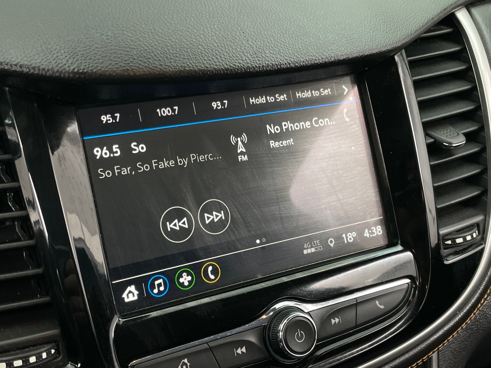 Thumbnail: 2018 Chevrolet Trax - 4