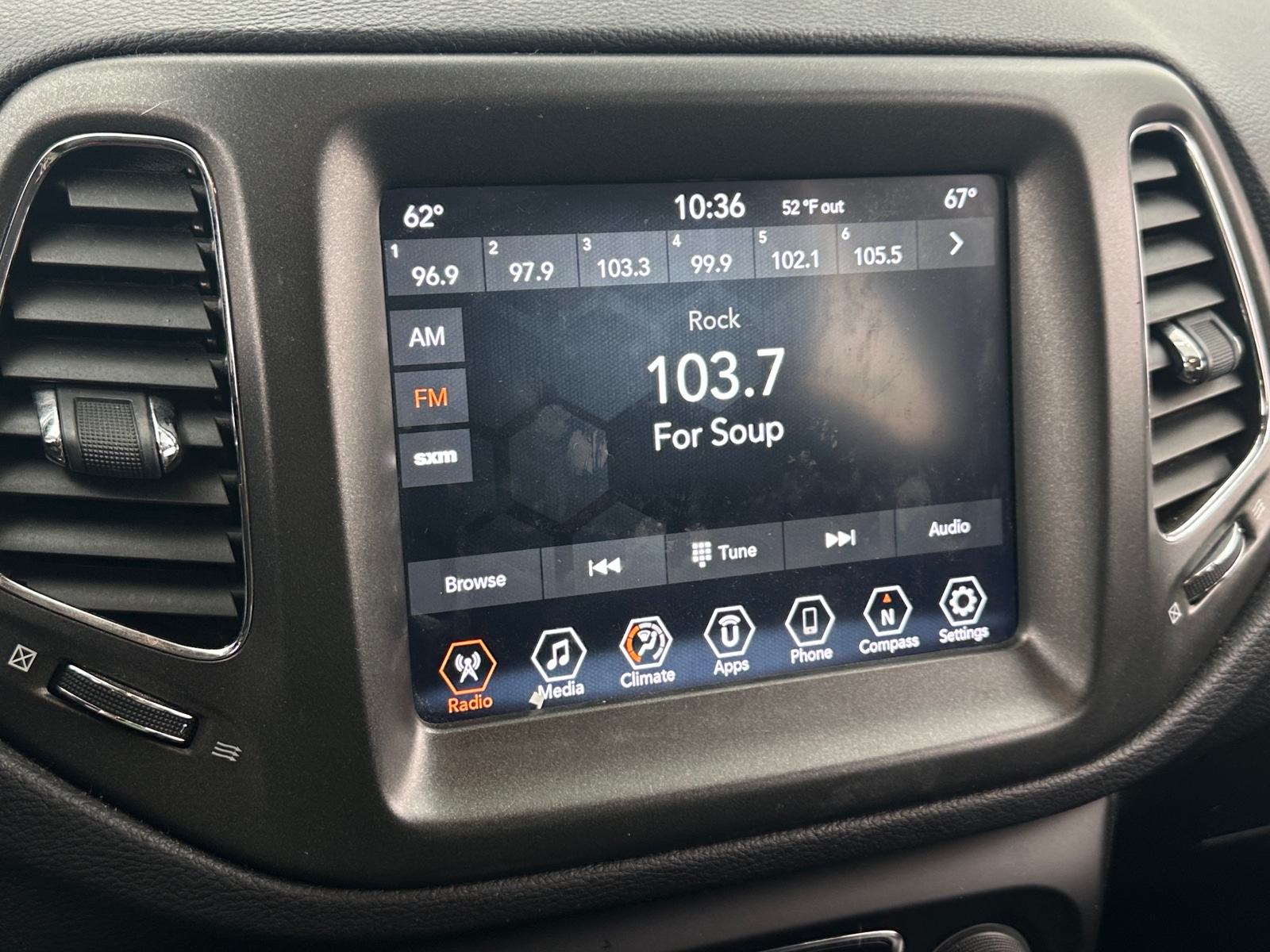 Thumbnail: 2019 Jeep Compass - 3