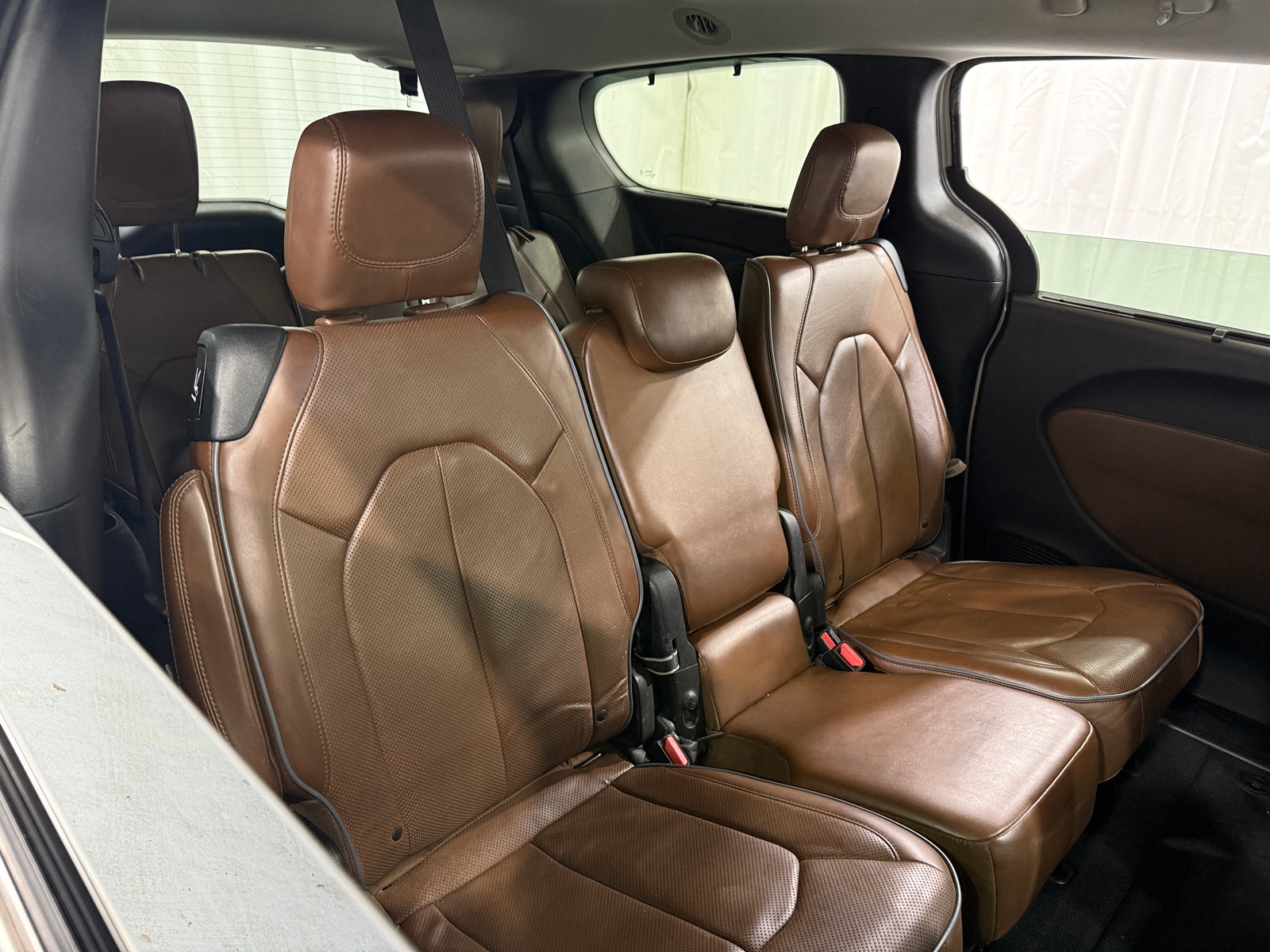 Thumbnail: 2017 Chrysler Pacifica - 5