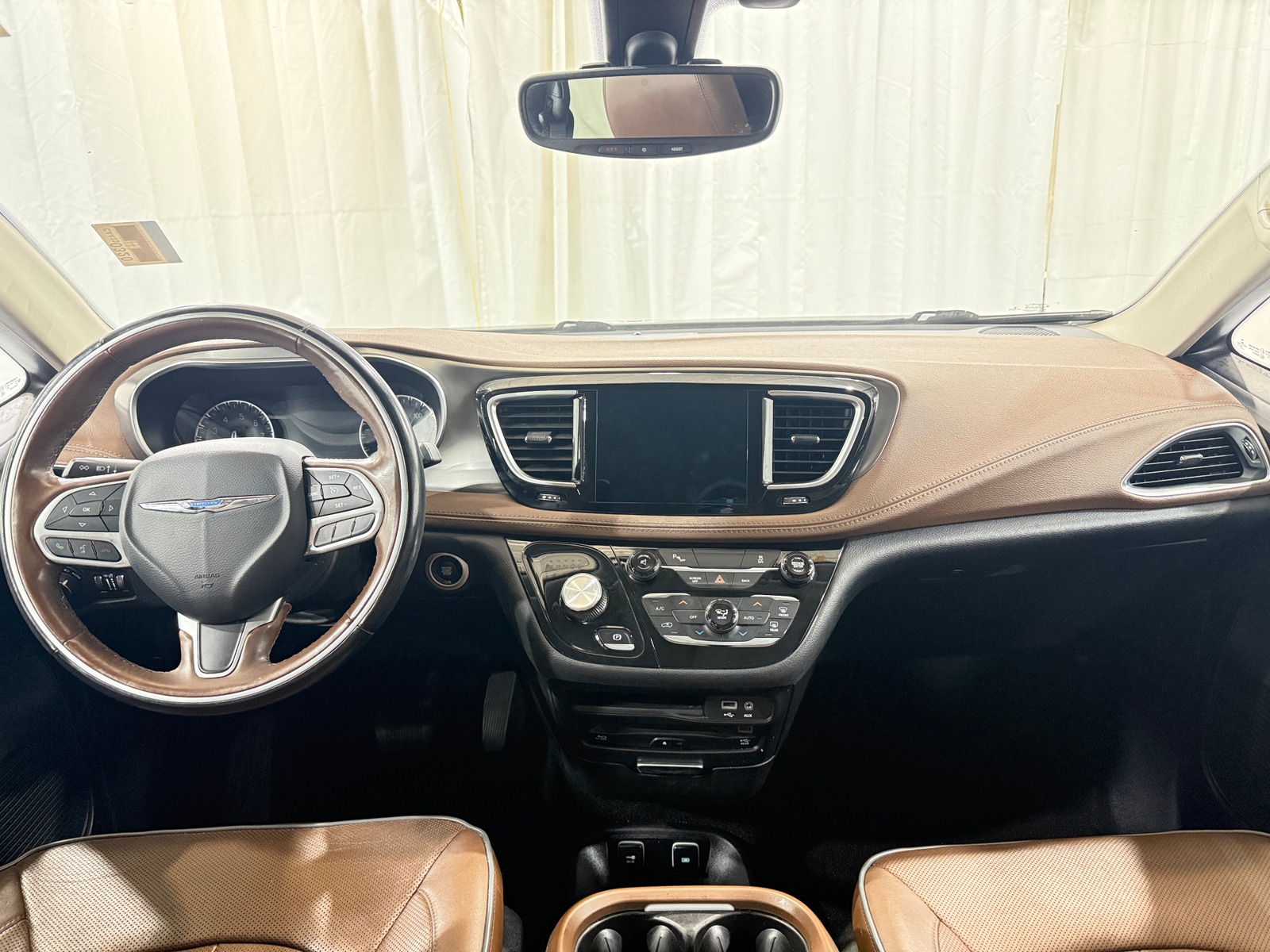 Thumbnail: 2017 Chrysler Pacifica - 2