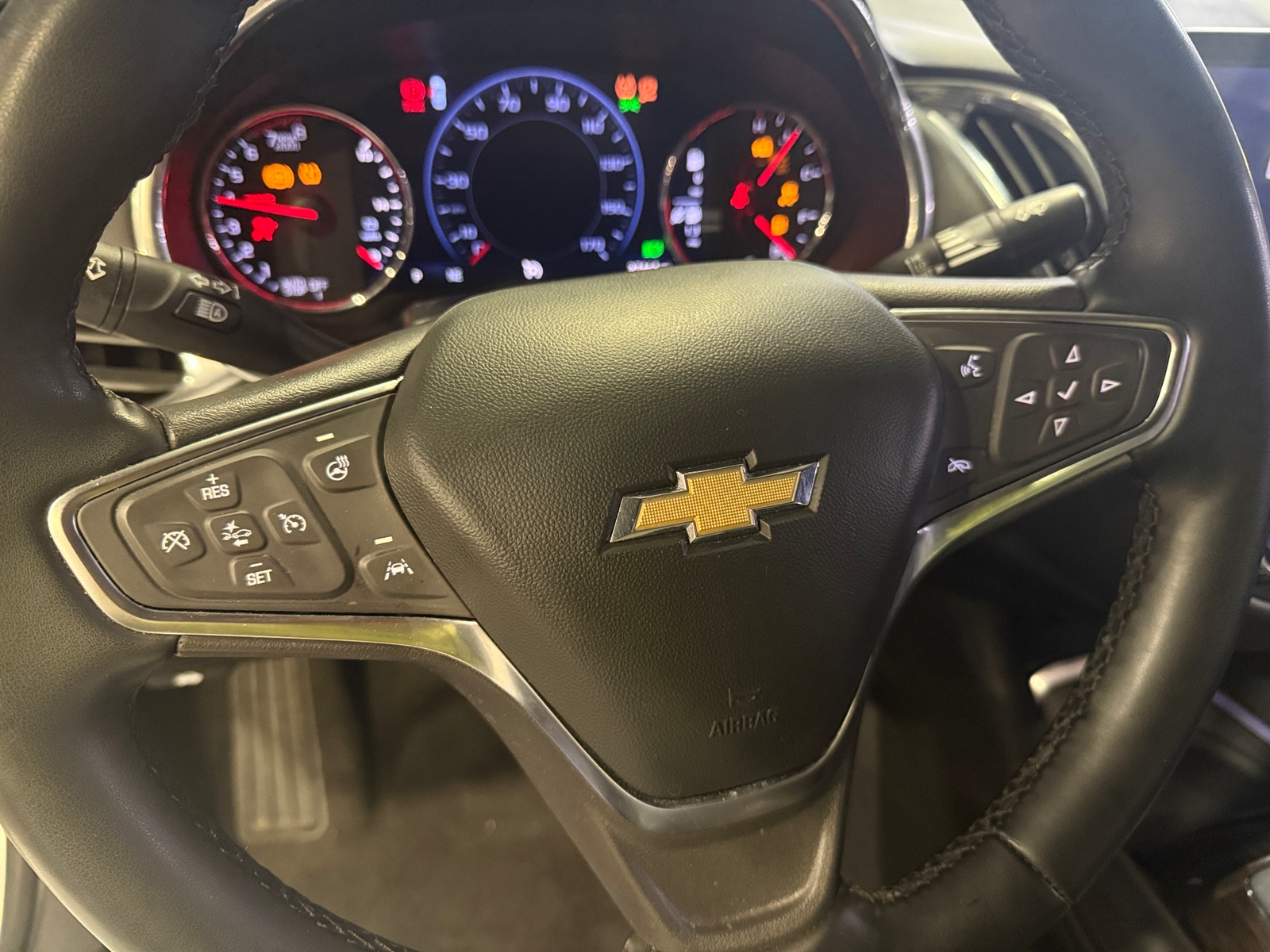 Thumbnail: 2024 Chevrolet Malibu - 4