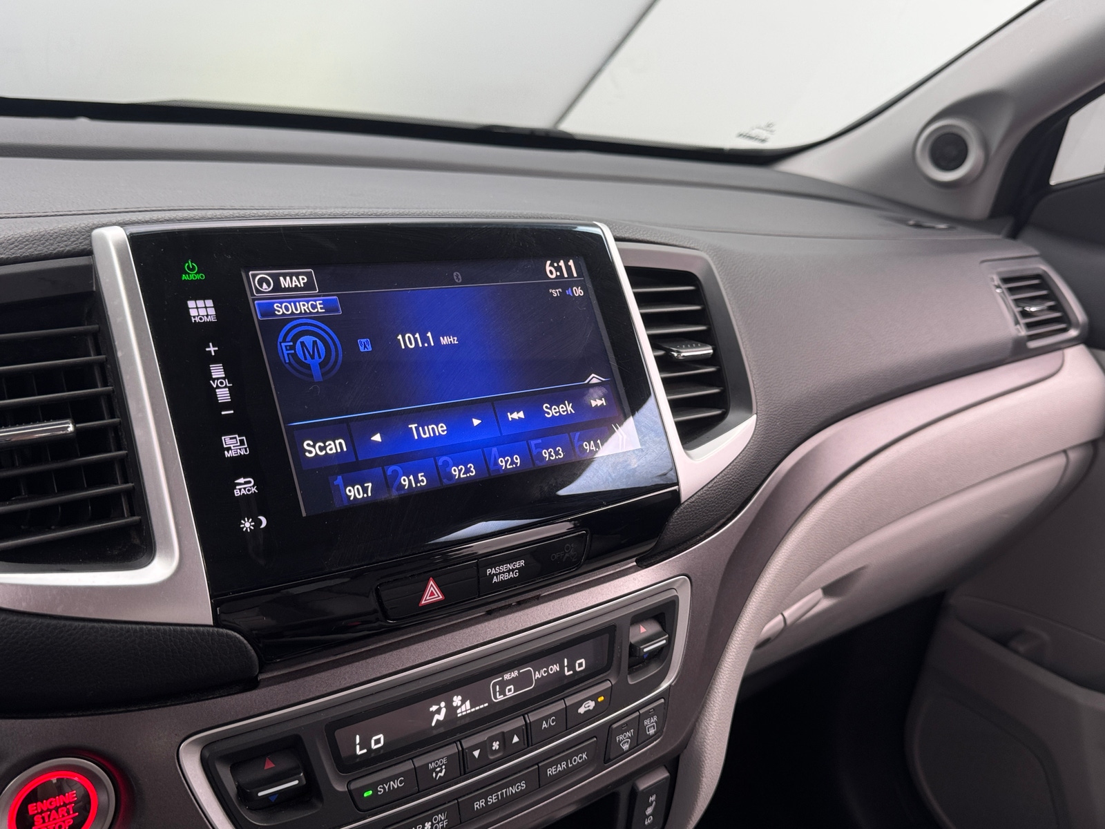 Thumbnail: 2016 Honda Pilot - 3