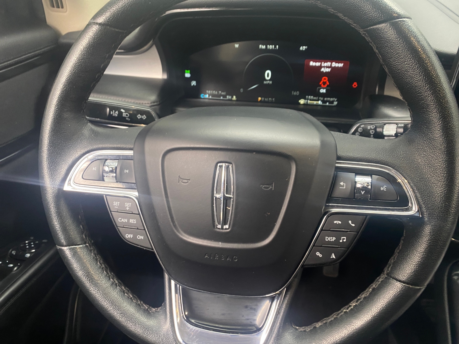 Thumbnail: 2023 Lincoln Nautilus - 4