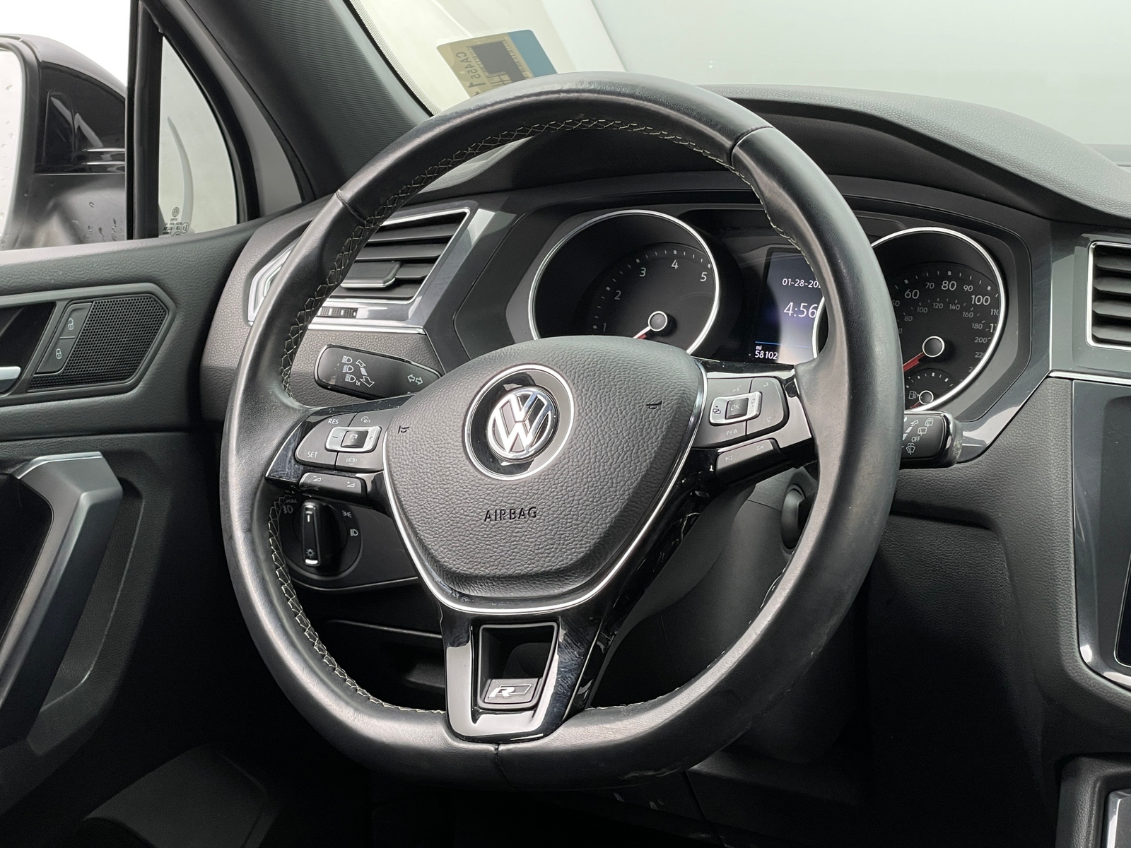 Thumbnail: 2021 Volkswagen Tiguan - 4