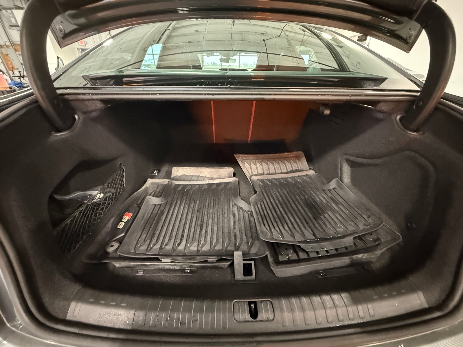 Thumbnail: 2020 Audi S6 - 6