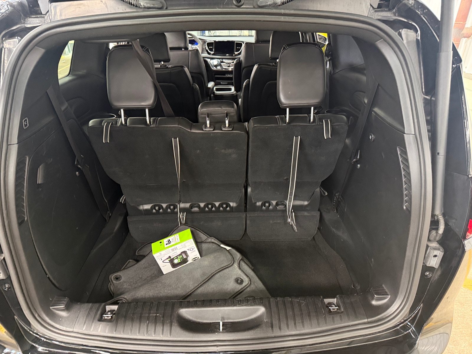 Thumbnail: 2025 Chrysler Pacifica - 6