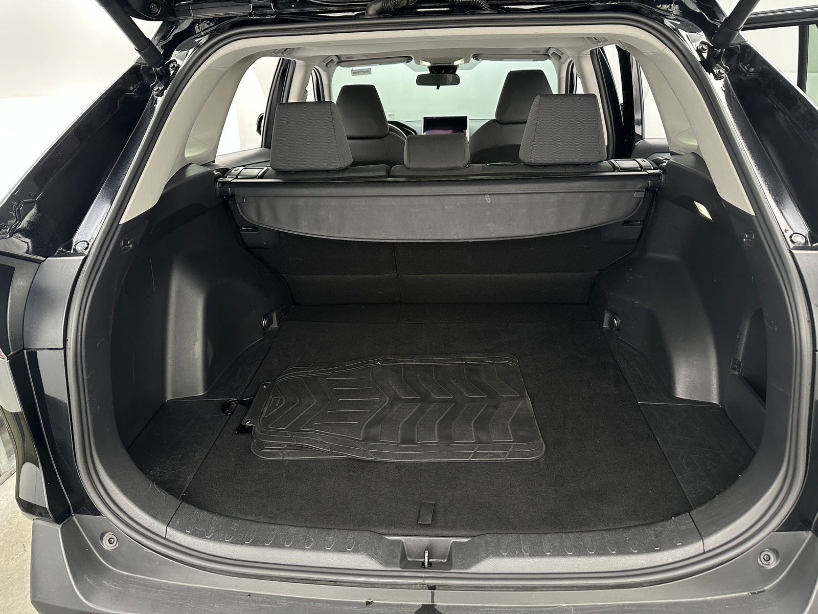 Thumbnail: 2025 Toyota RAV4 - 7