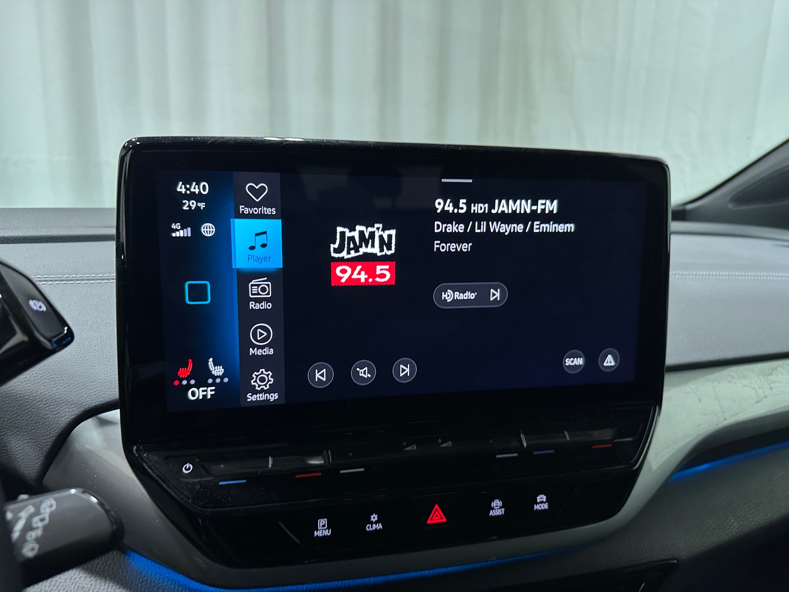 Thumbnail: 2023 Volkswagen ID.4 - 3