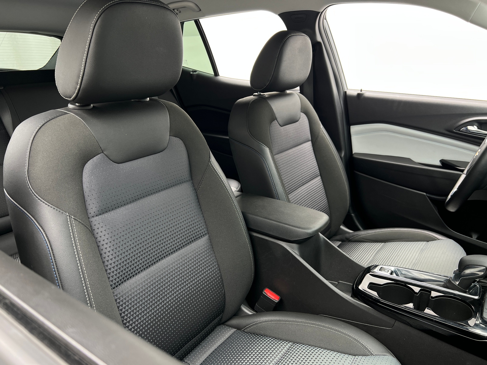 Thumbnail: 2025 Chevrolet Trax - 2