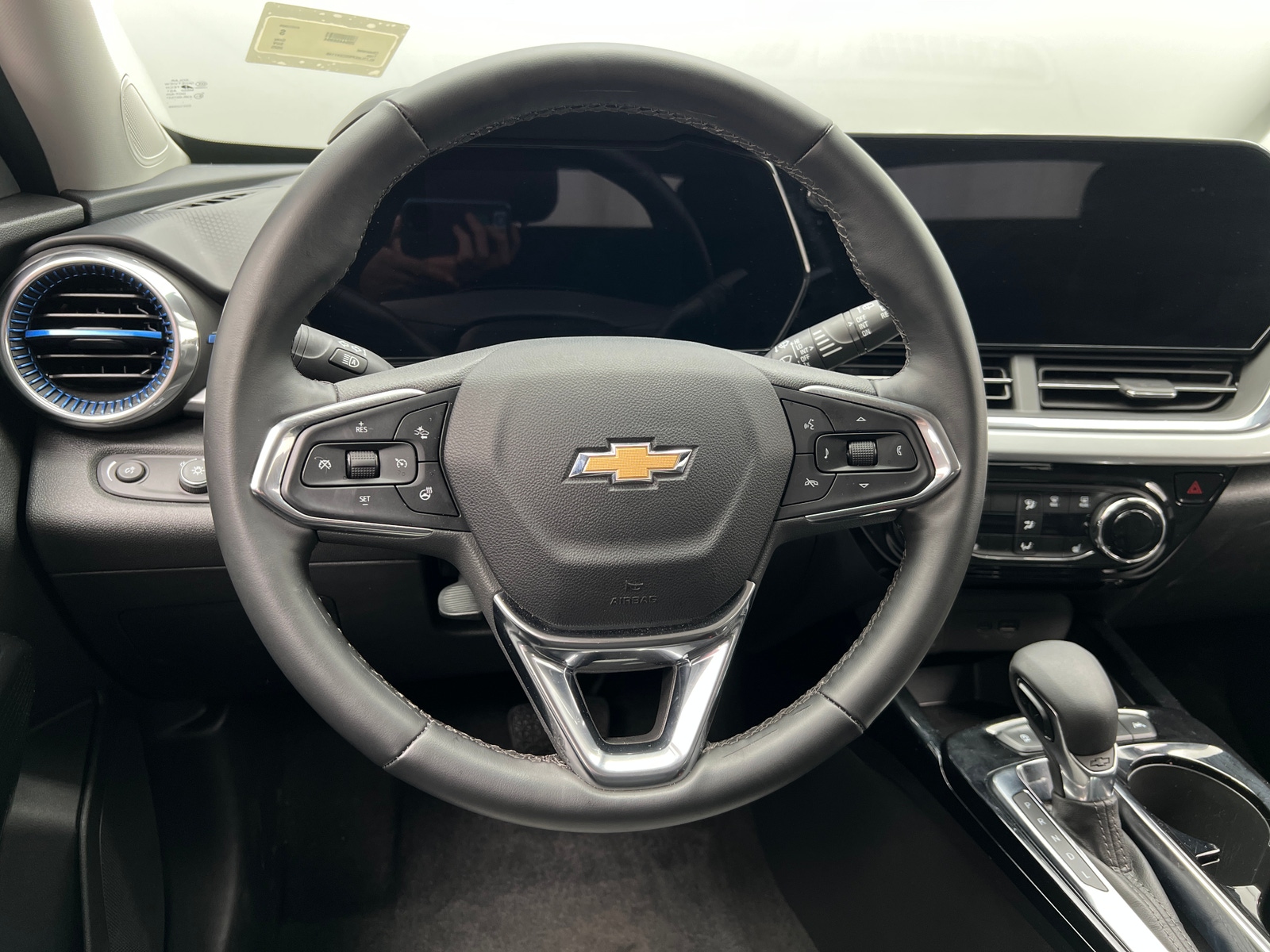 Thumbnail: 2025 Chevrolet Trax - 5