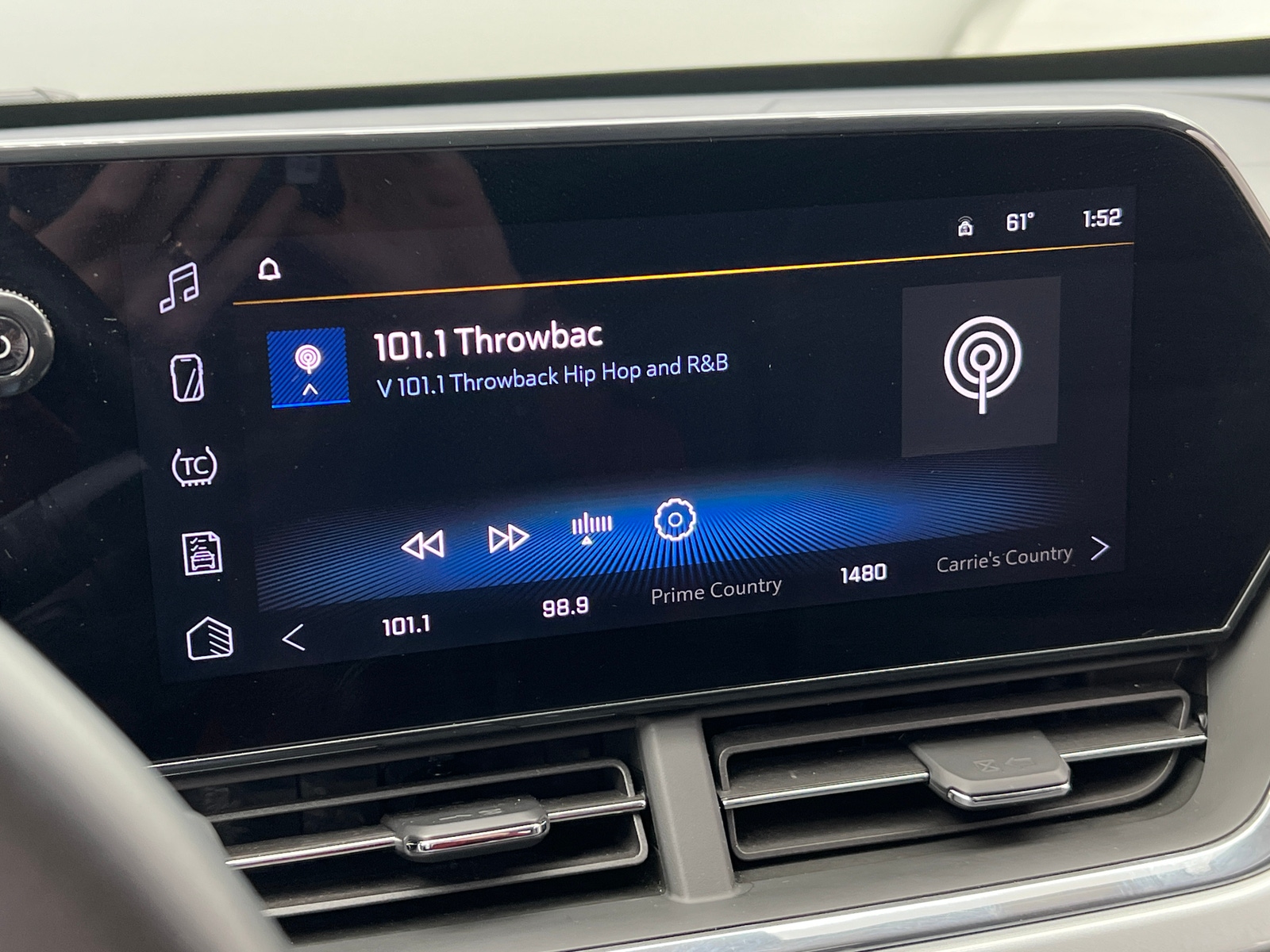 Thumbnail: 2025 Chevrolet Trax - 4