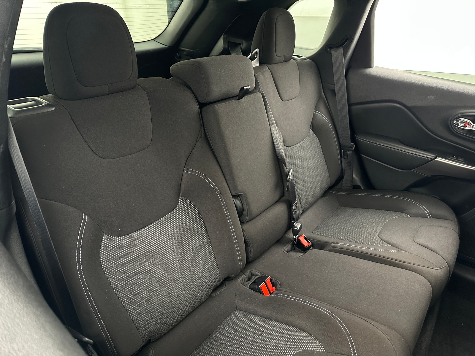 Thumbnail: 2020 Jeep Cherokee - 6