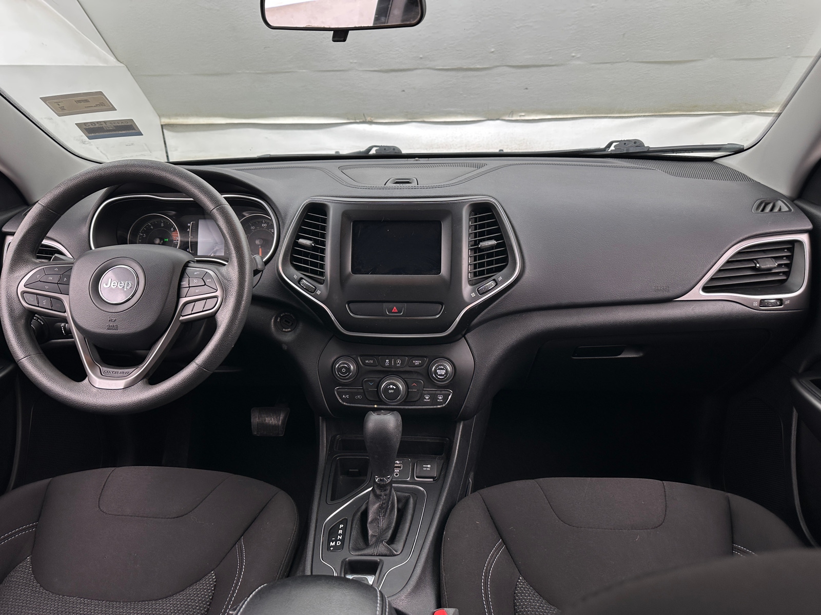 Thumbnail: 2020 Jeep Cherokee - 3