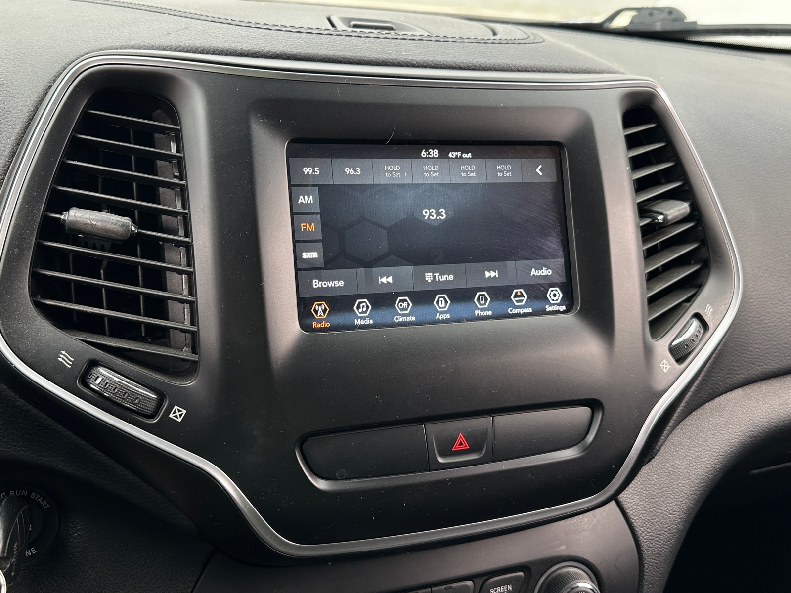 Thumbnail: 2020 Jeep Cherokee - 4