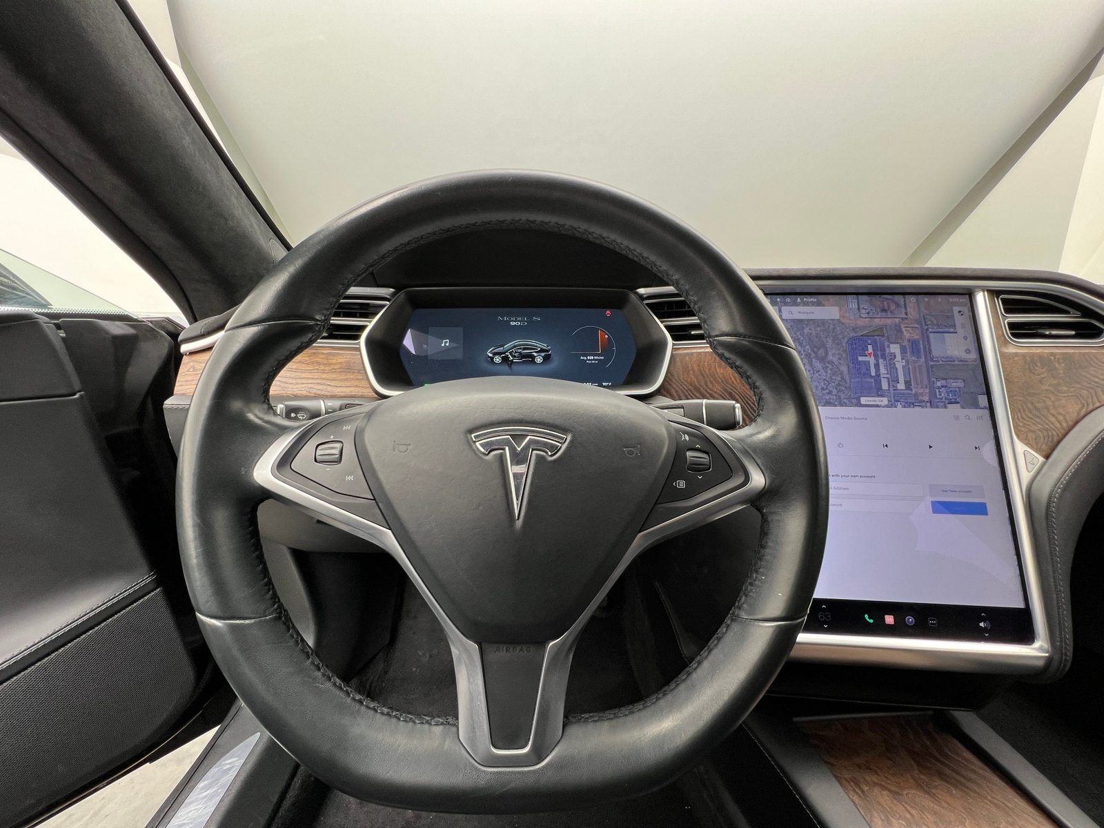 Thumbnail: 2017 Tesla Model S - 4