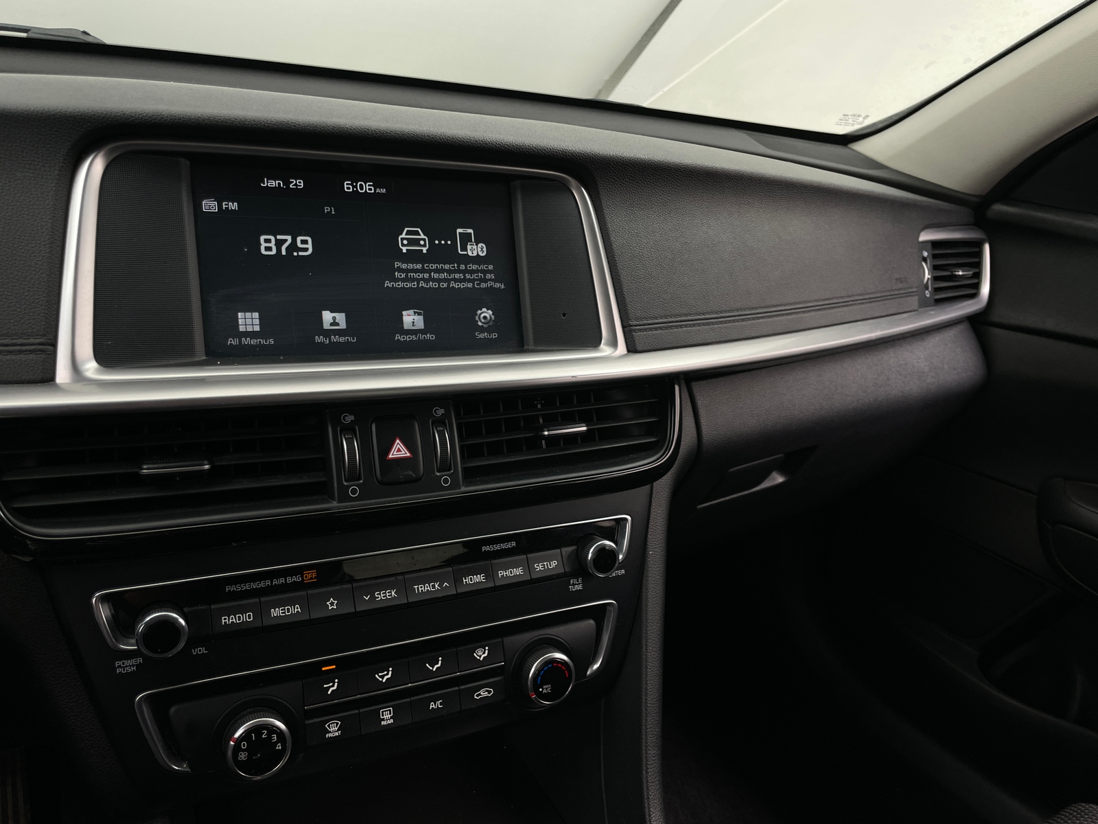 Thumbnail: 2019 Kia Optima - 4